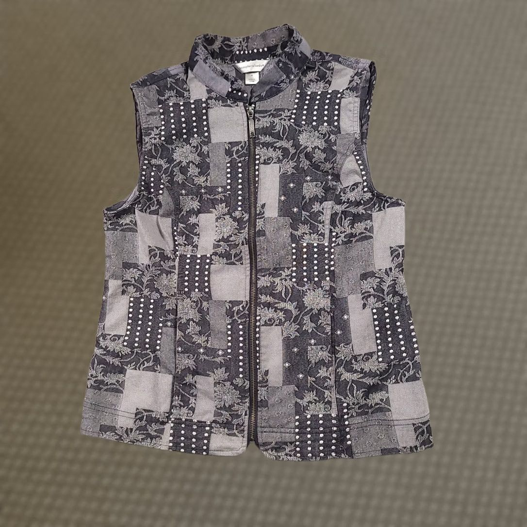 Vintage VINTAGE Christopher & Banks Tapestry Vest Women Size M Gray Full Zip Pockets Floral Photographer? Size M / US 6-8 / IT 42-44 - 1 Thumbnail