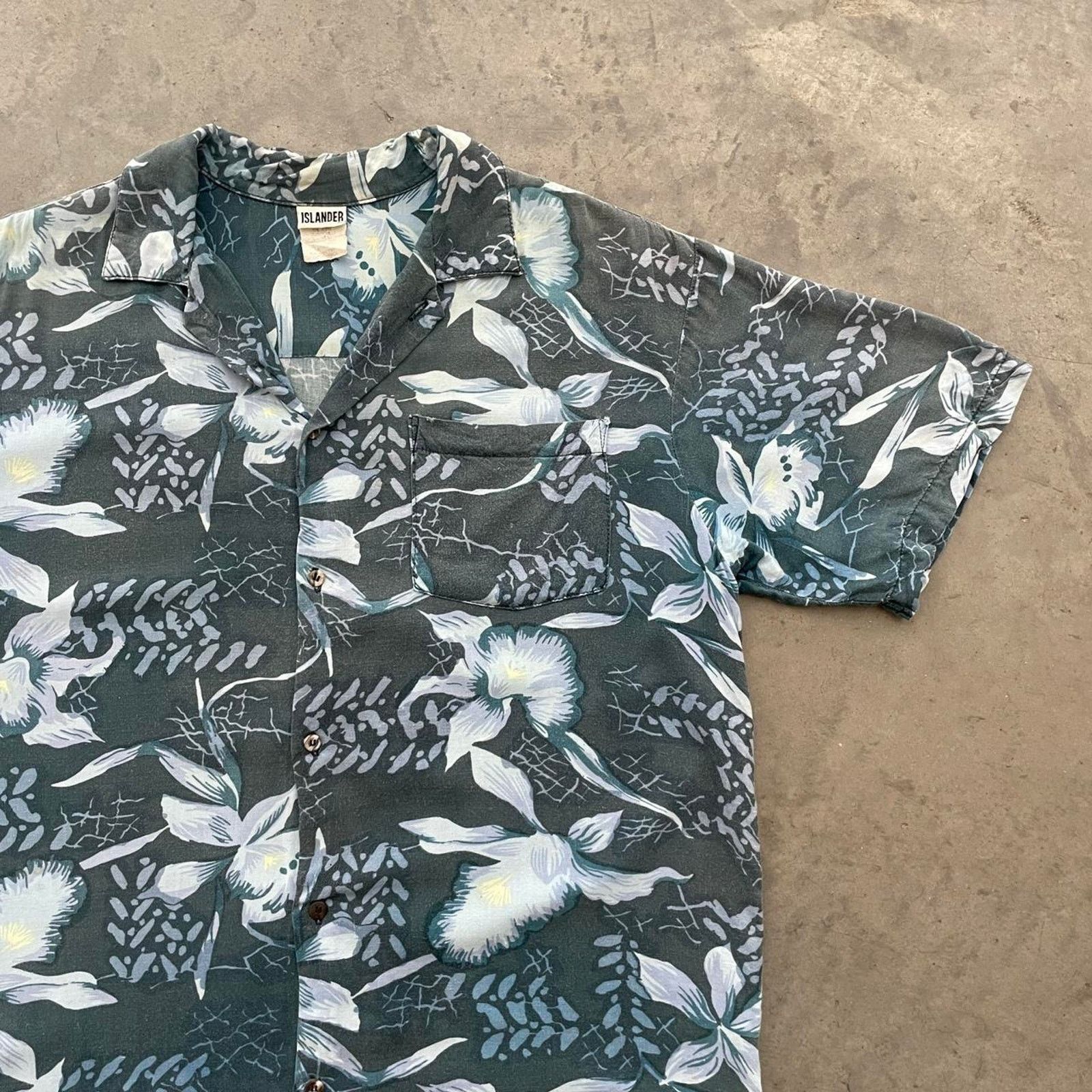 Vintage Vintage Islander Grey Floral Hawaiian Shirt Size US XL / EU 56 / 4 - 3 Thumbnail