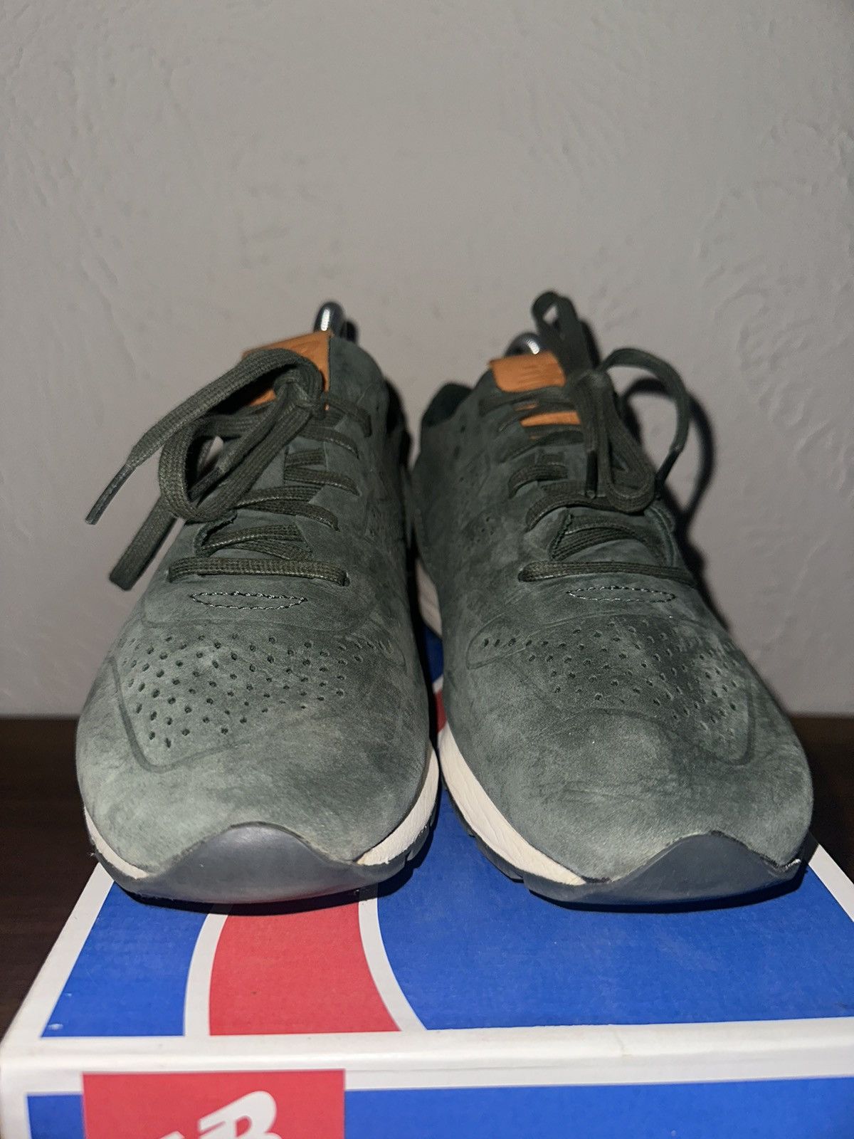 New Balance 696 Forest Green Suede