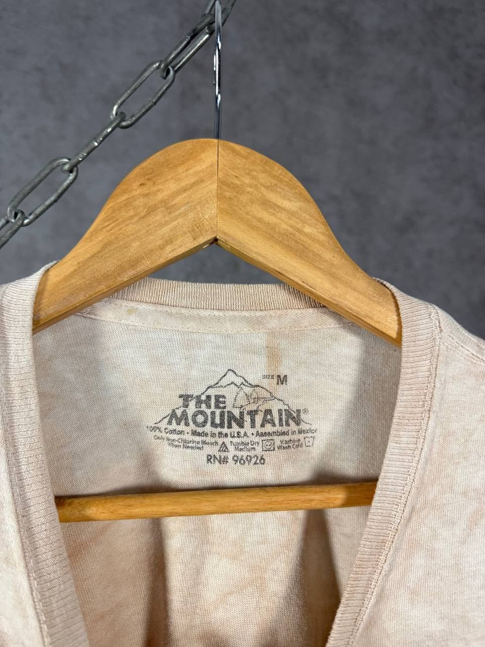 Mops animal the mountain 2011 made in USA tee