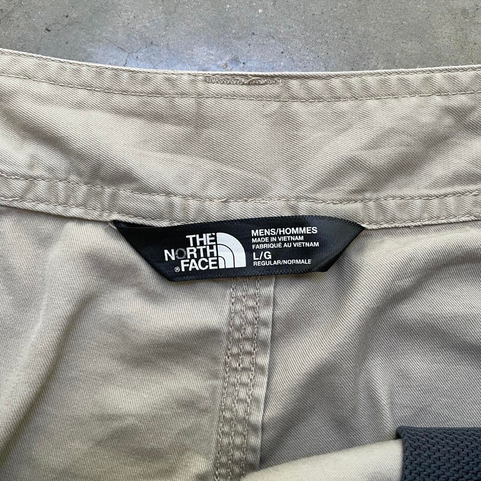 The North Face The North Face Khaki Cargo Shorts Size US 37 - 5 Thumbnail