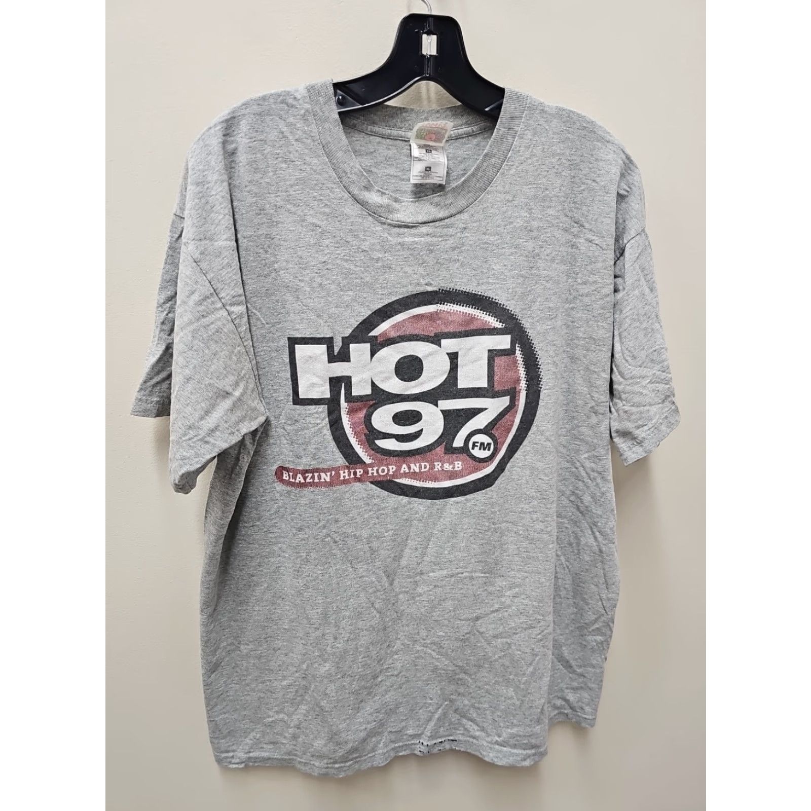 Fruit Of The Loom VINTAGE Hot 97 FM Shirt Mens XL Black Graphic T-Shirt Hip Hop Music NYC Size US XL / EU 56 / 4 - 2 Thumbnail
