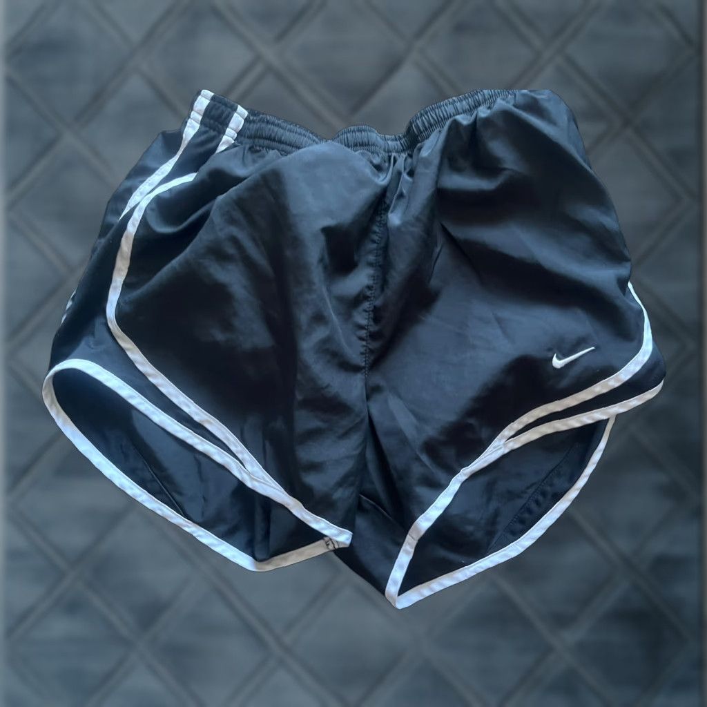 Nike Nike Dri-Fit Shorts Women’s Black & White Lined Elastic Waist Size S Size 32" / US 10 / IT 46 - 1 Thumbnail