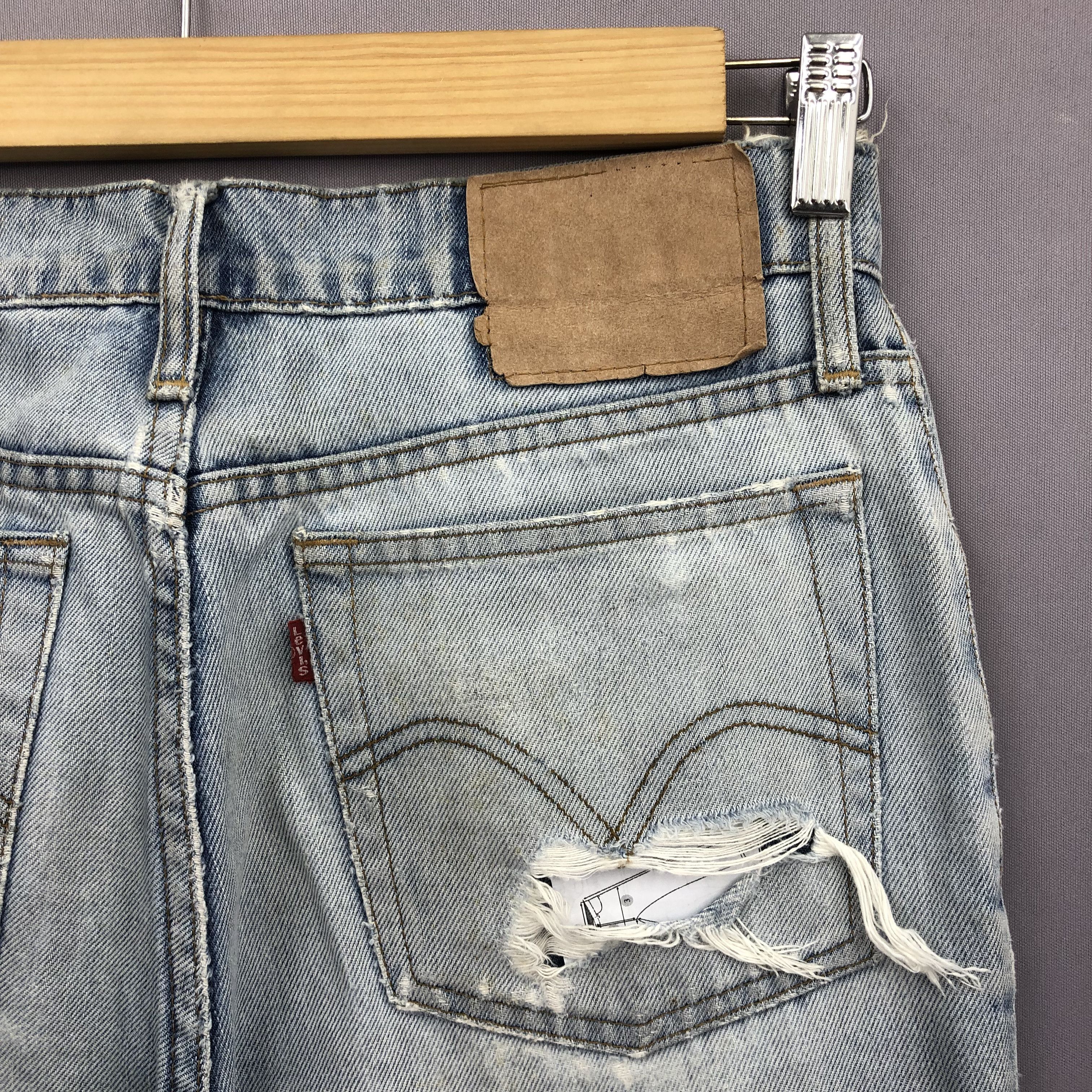 Levi's Vintage Distressed Levi's 505 Light Wash Jeans Faded Denim Size US 30 / EU 46 - 5 Thumbnail