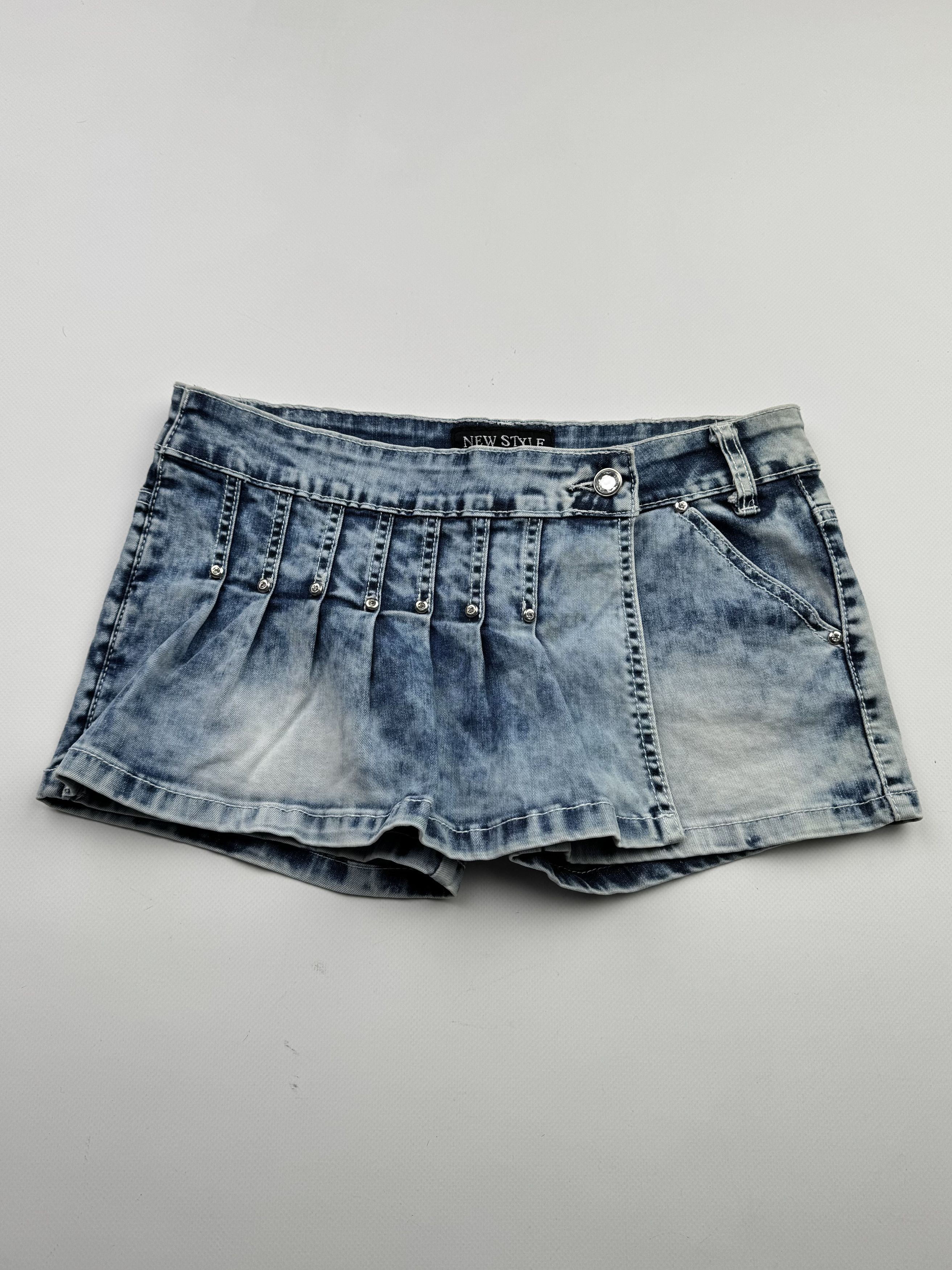 Japanese Brand Vintage Mini Shorts B322(V370)E2 Size 27" / US 4 / IT 40 - 1 Thumbnail