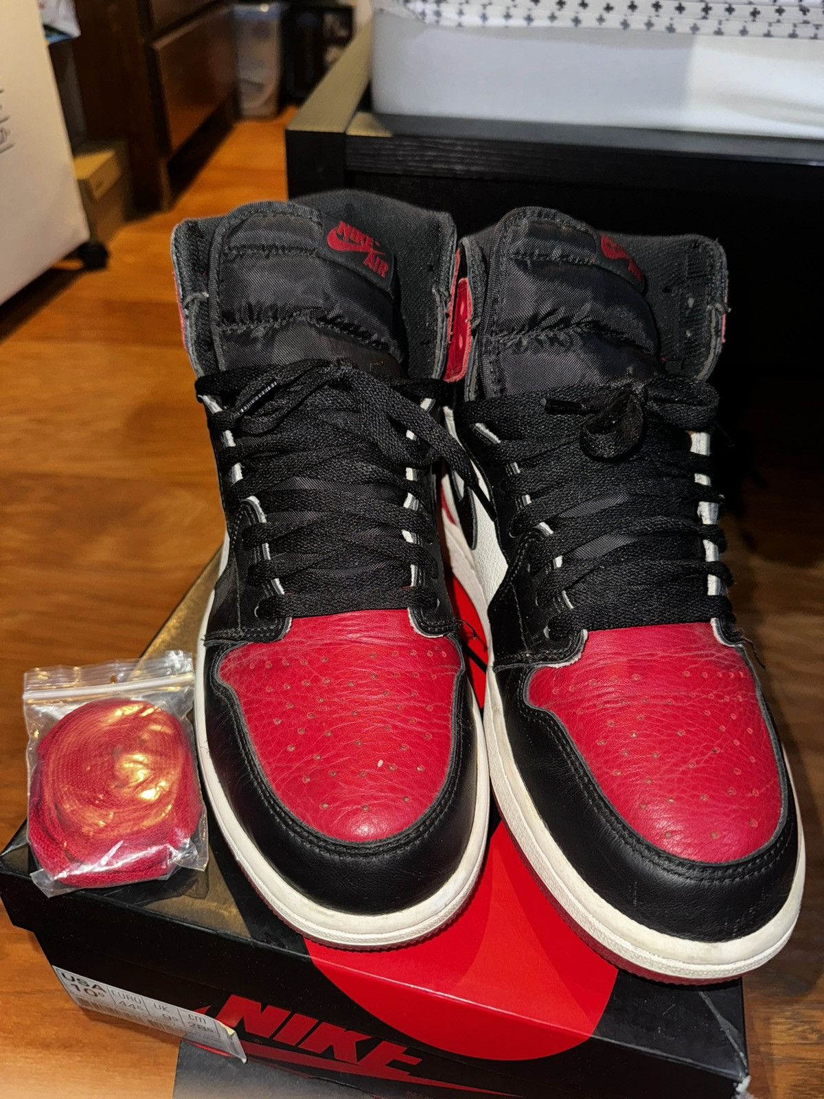 Jordan Brand Jordan 1 Bred Toe Size US 10.5 / EU 43-44 - 2 Thumbnail