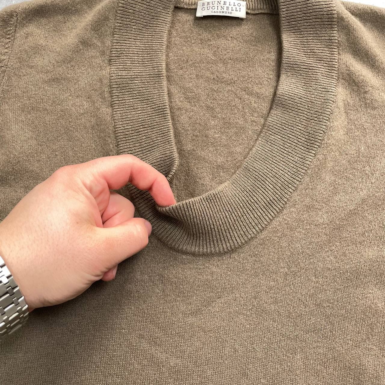 Brunello Cucinelli Brunello Cucinelli Cashmere V-Neck Sweater Pullover Women’s Size M / US 6-8 / IT 42-44 - 9 Thumbnail