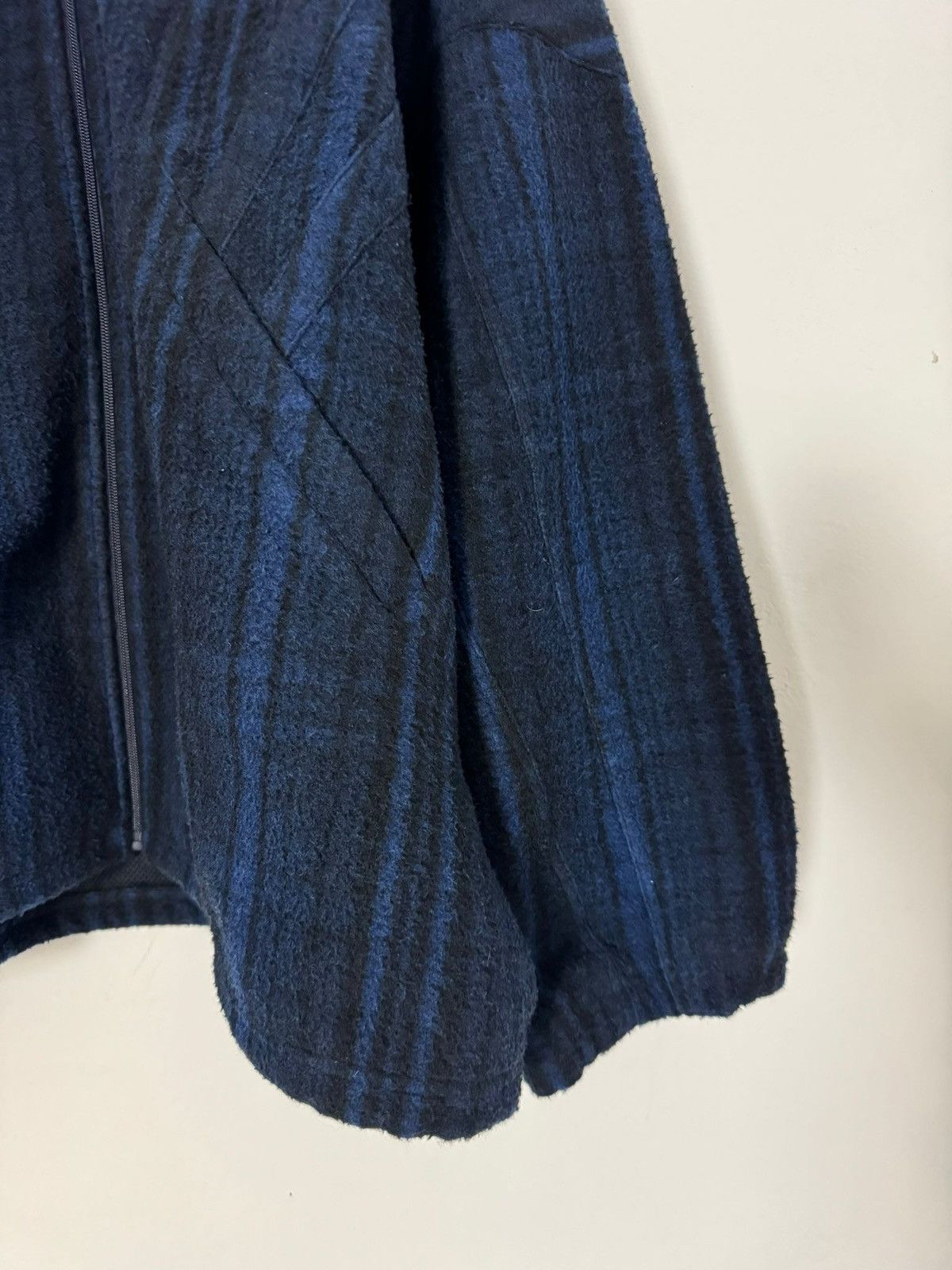 Balenciaga FW21 *rare* Vintage Check Wool Tracksuit Sporty B Size US M / EU 48-50 / 2 - 12 Thumbnail