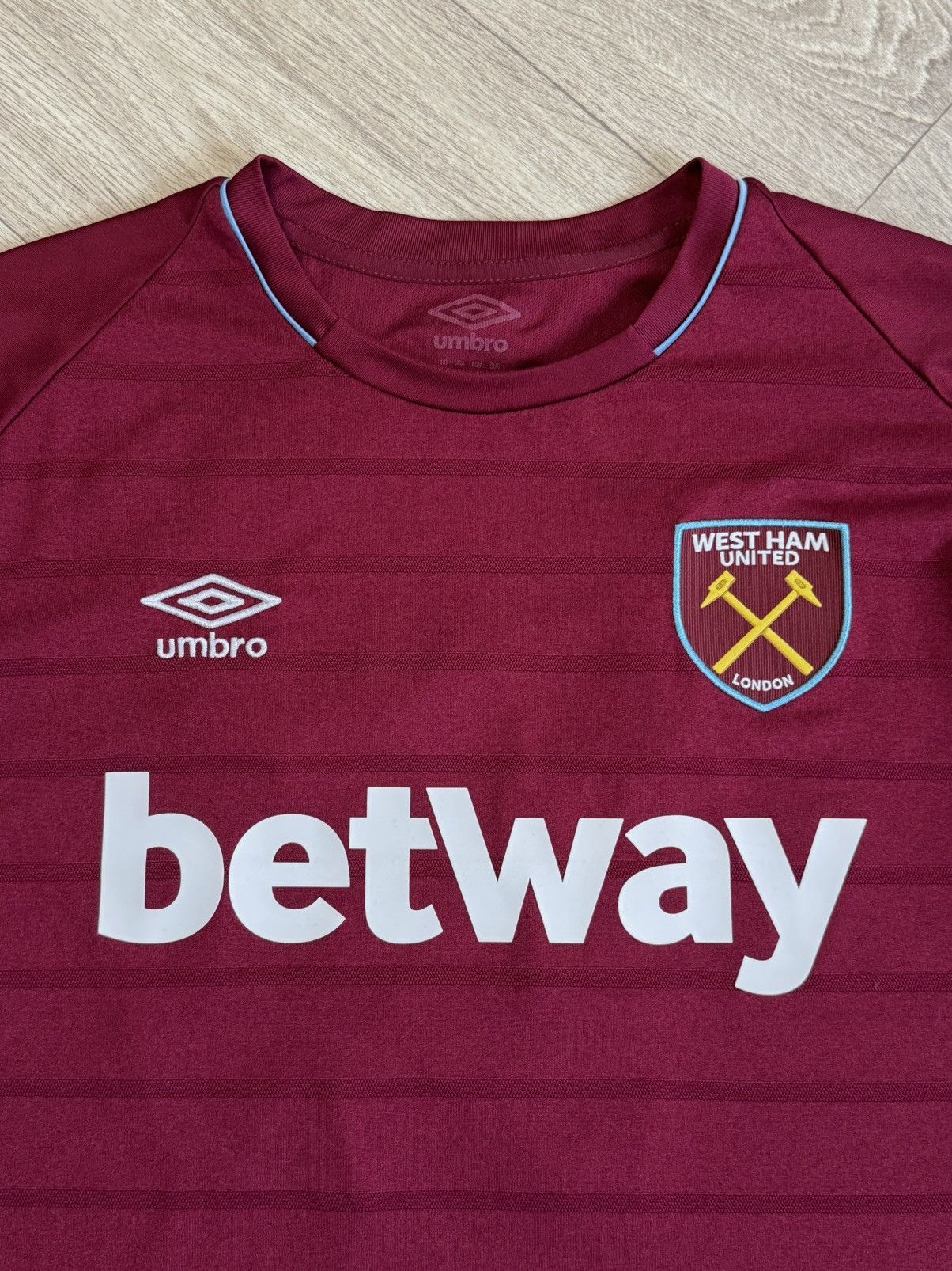 Umbro Official Umbro West Ham United Trevor Brooking Soccer jersey Size US L / EU 52-54 / 3 - 2 Thumbnail