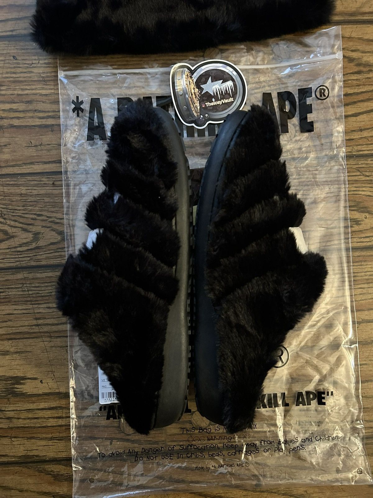 Bape × SUBU Bape x Subu Black Winter Slippers Size US 9 / EU 42 - 3 Thumbnail