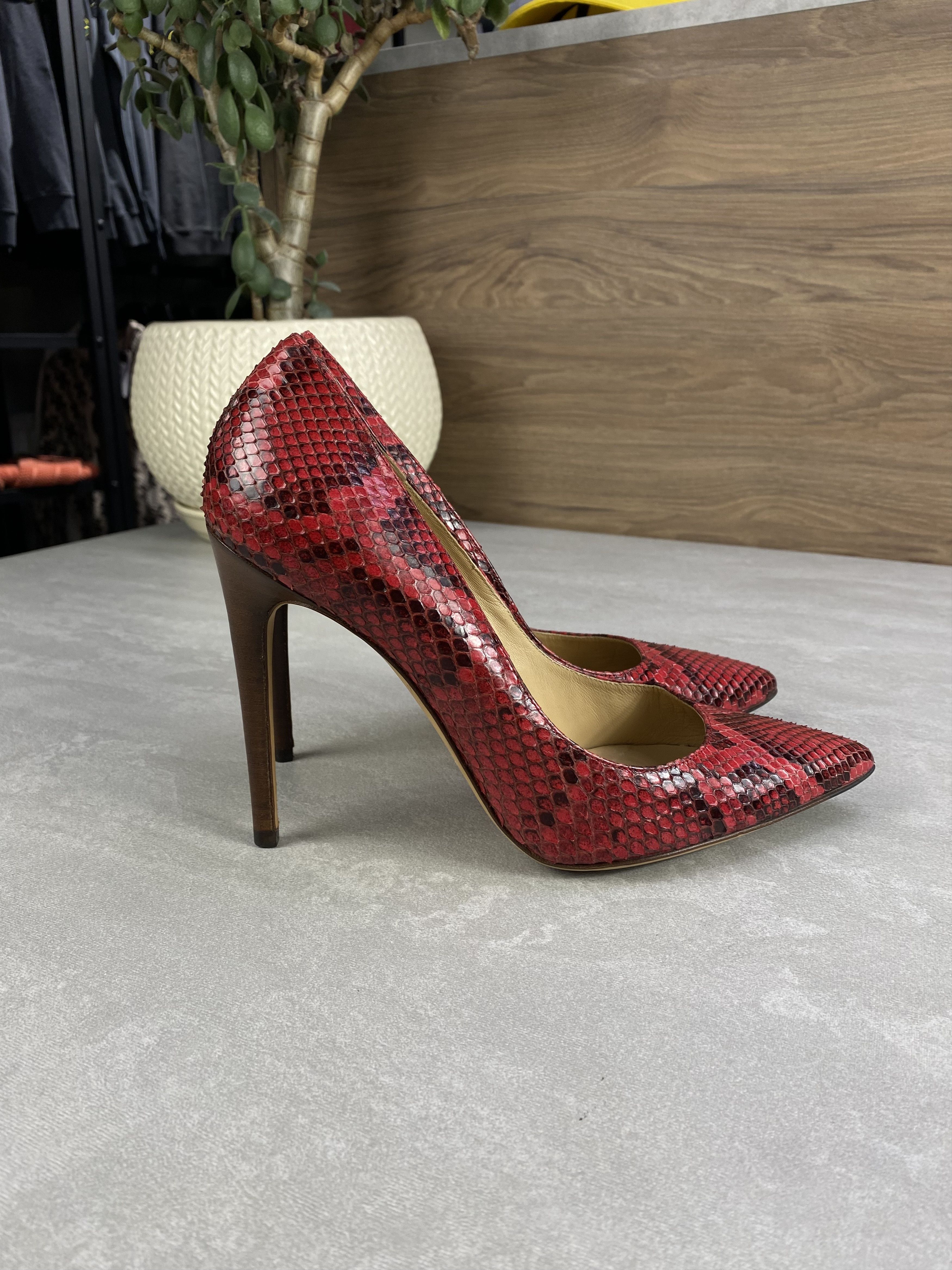 Dolce & Gabbana Dolce & Gabbana Red Python Pointed Toe Pumps Size 38 Size US 8 / IT 38 - 3 Thumbnail