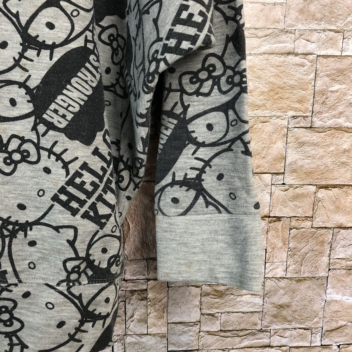 Anime × Japanese Brand Hello Kitty Grey Sweatshirt #A707 Size US M / EU 48-50 / 2 - 8 Thumbnail