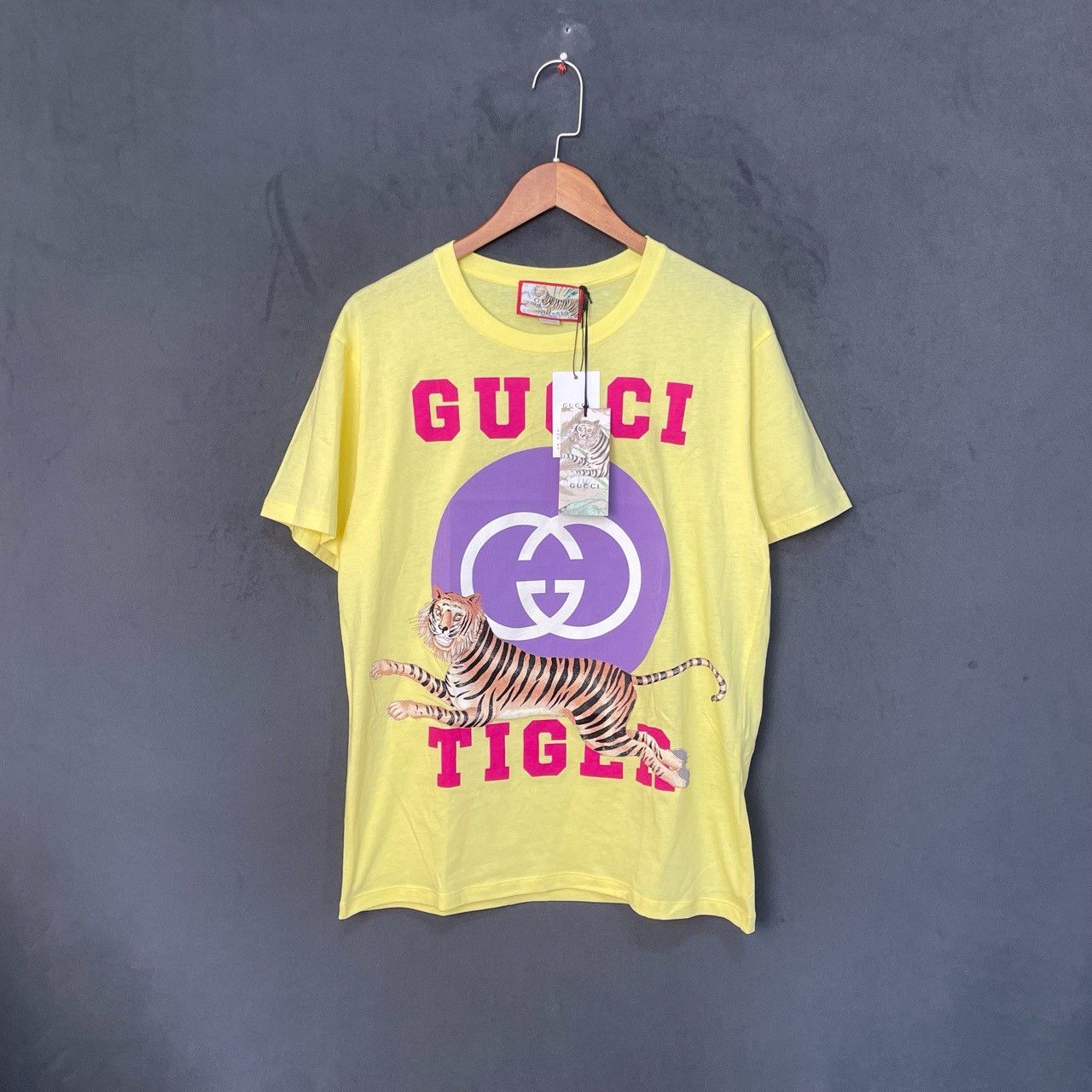 Gucci Gucci Yellow Year of the Tiger Short Sleeve 2501-Nextarrow Size US XS / EU 42 / 0 - 1 Thumbnail