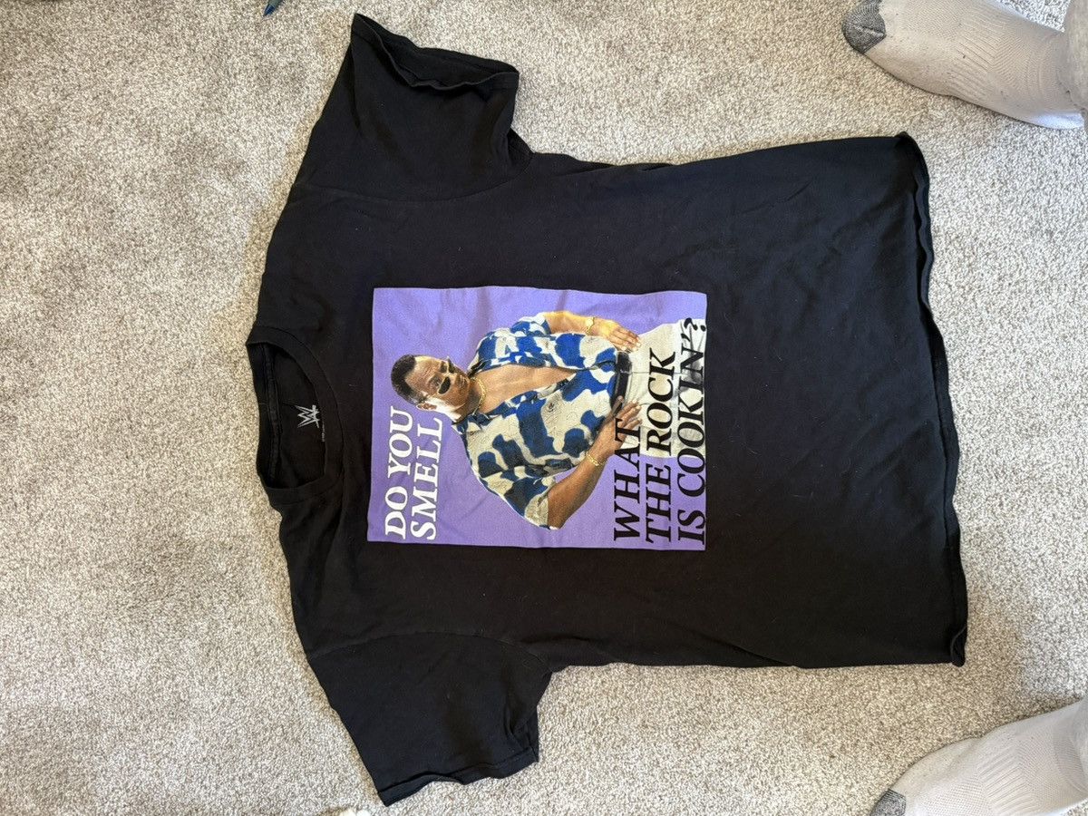 WWE Vintage WWE shirt Dwayne the rock johnson Size US L / EU 52-54 / 3 - 2 Thumbnail