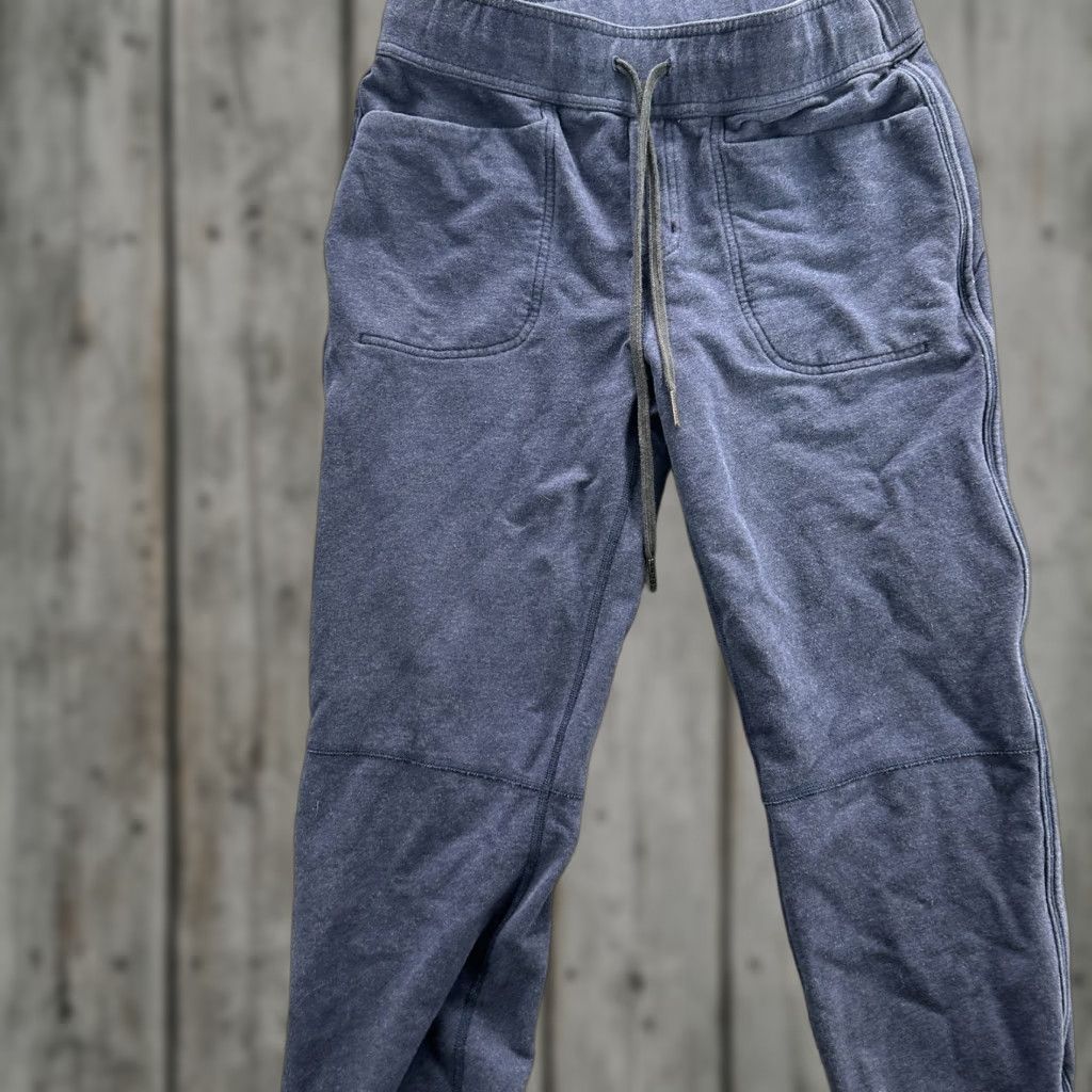 Lululemon Lululemon Pants Womens 6 Blue Jogger Sweatpants Drawstring Pockets Activewear Size 28" / US 6 / IT 42 - 1 Thumbnail