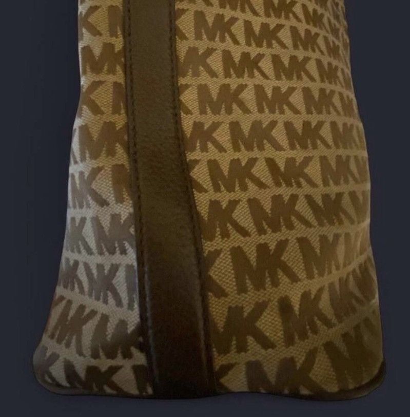Michael Kors Michael Kors Signature MK Logo Large tote handbag purse Size ONE SIZE - 5 Thumbnail