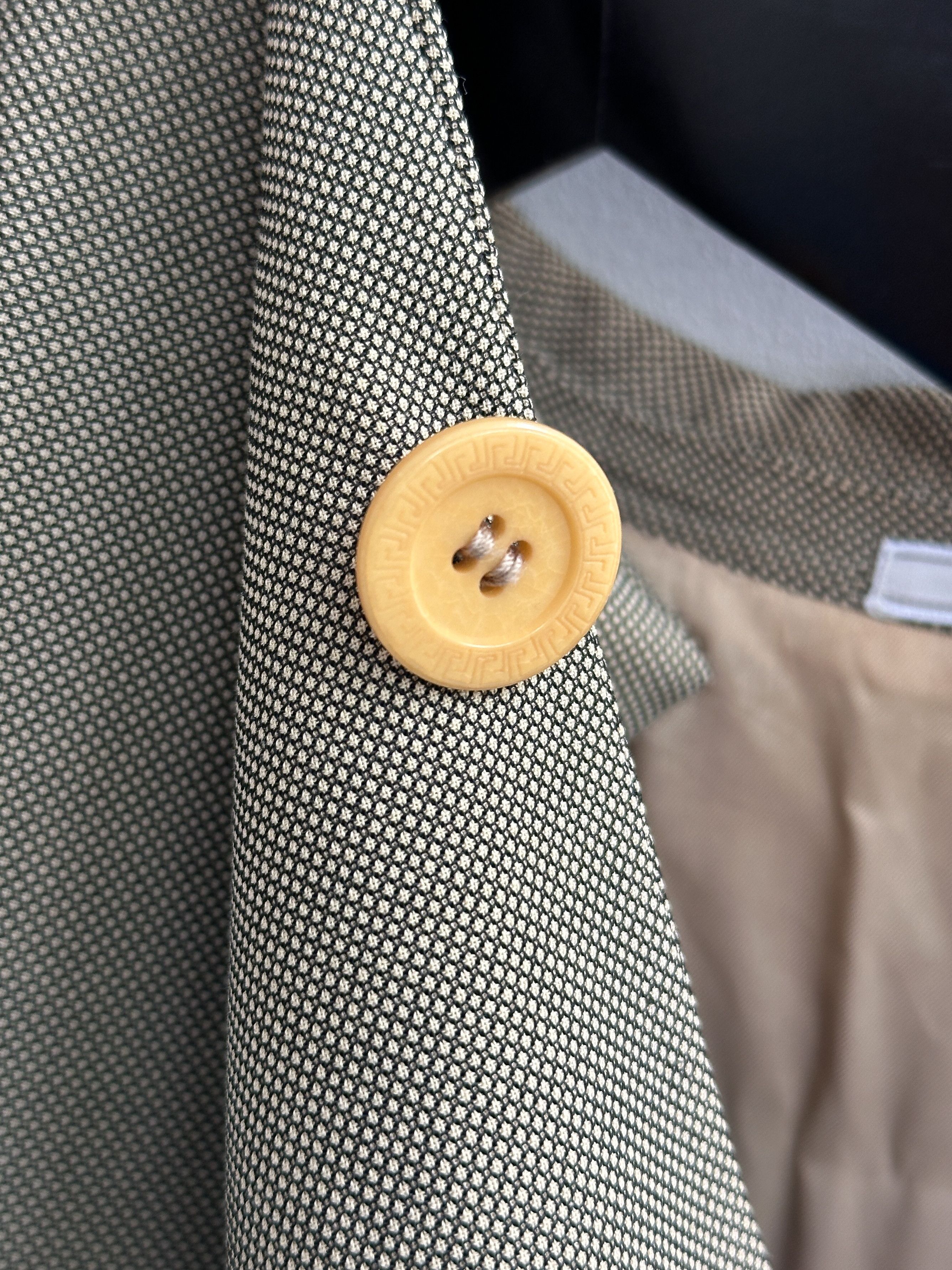 Vintage Vintage Versace V2 Classic Beige Blazer Size 54R - 11 Thumbnail