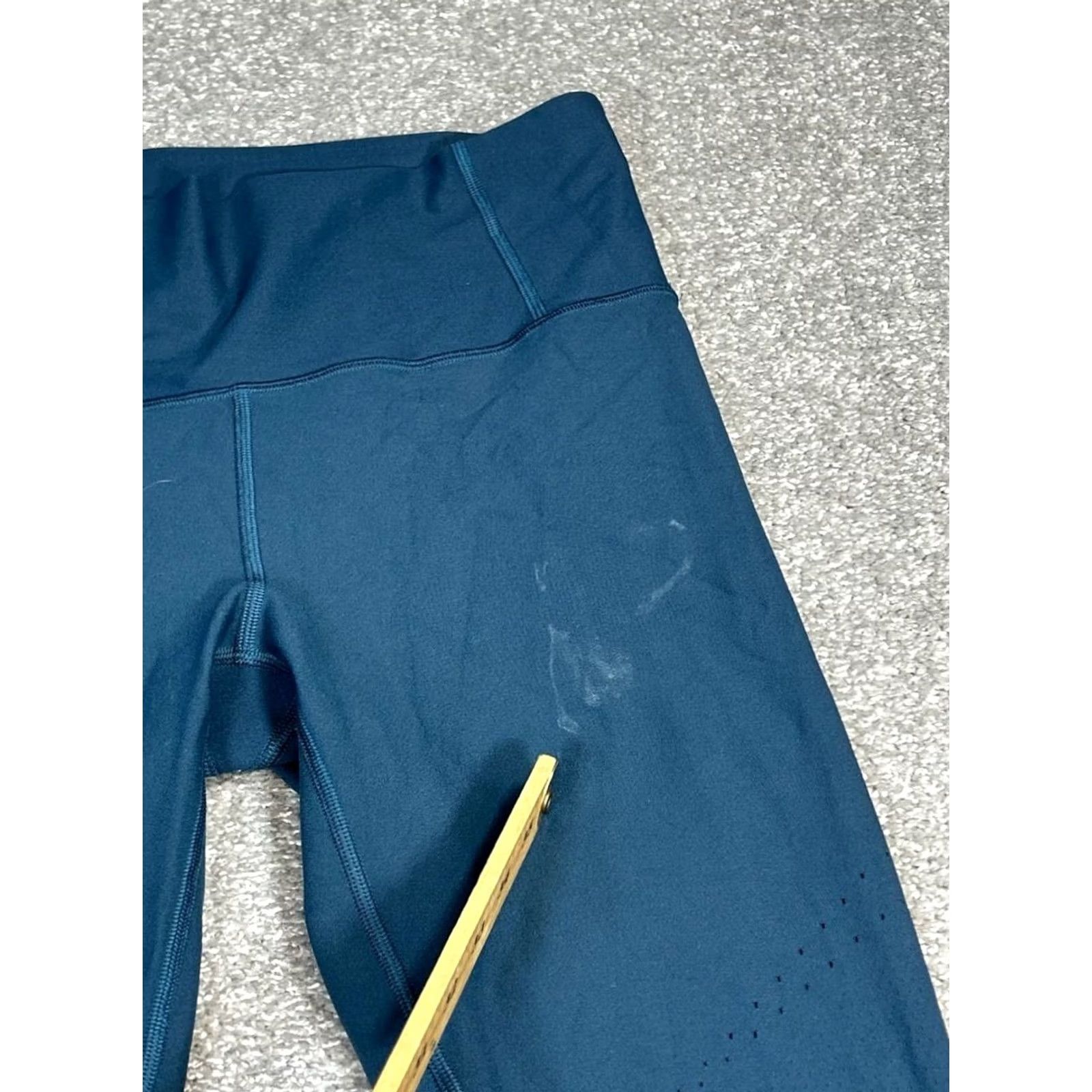 Lululemon Lululemon Leggings Womens 12 Green Logo Mid Rise Yoga Workout 24'' Zoned Tight Size 34" / US 12 / IT 48 - 3 Thumbnail