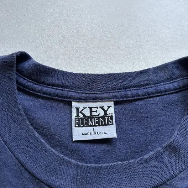 Vintage Vintage 90s Faded Blue Blank Pocket T Shirt Large USA Made Size US L / EU 52-54 / 3 - 3 Thumbnail