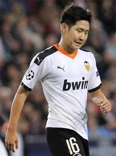 Puma Valencia Home 2019-20 Lee Kang In #16 Soccer Jersey Size US L / EU 52-54 / 3 - 13 Thumbnail