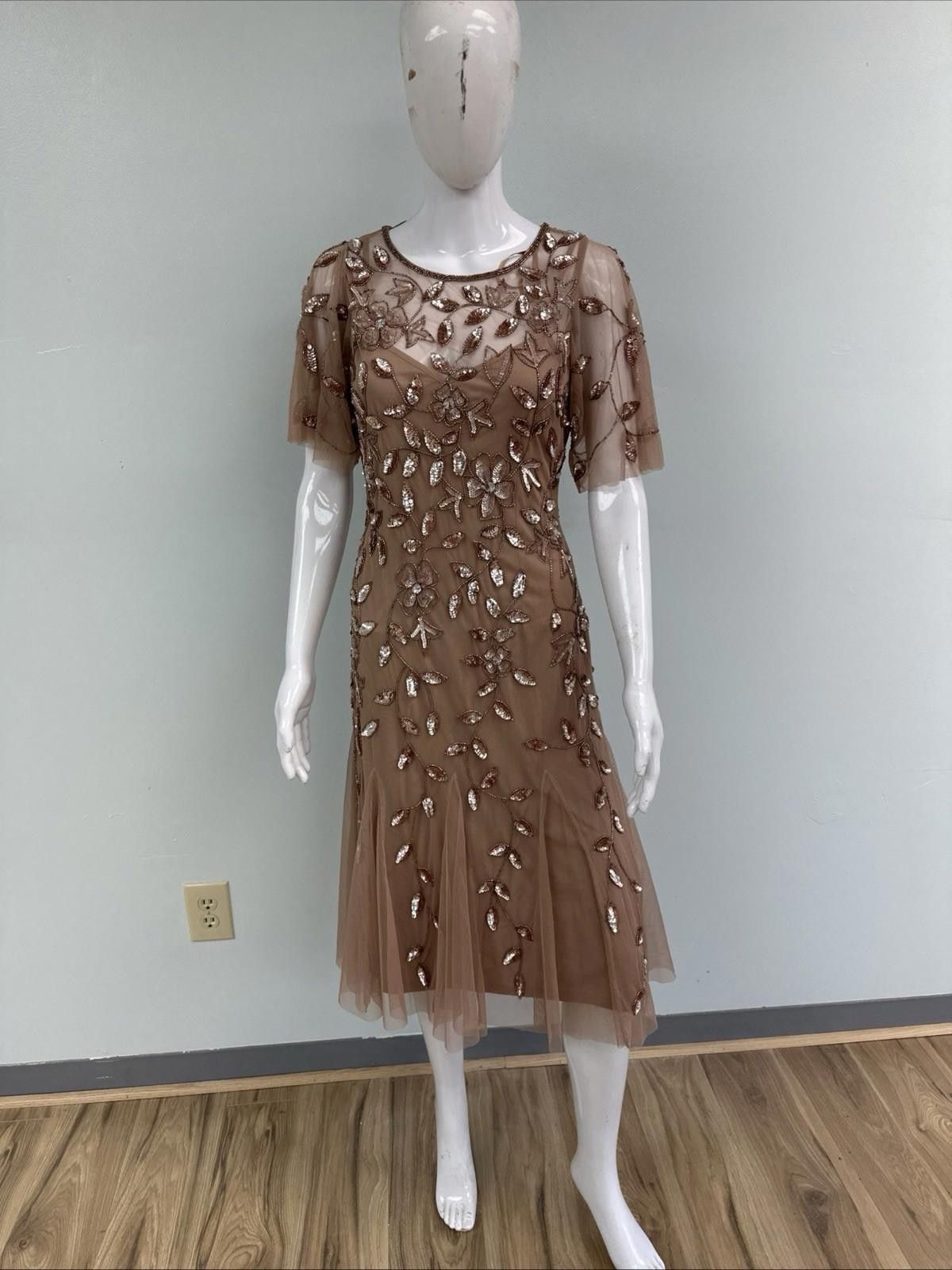 Other Adrianna Papel Embellished Sleeve Beaded Evening Gown Size 6 Size M / US 6-8 / IT 42-44 - 1 Thumbnail