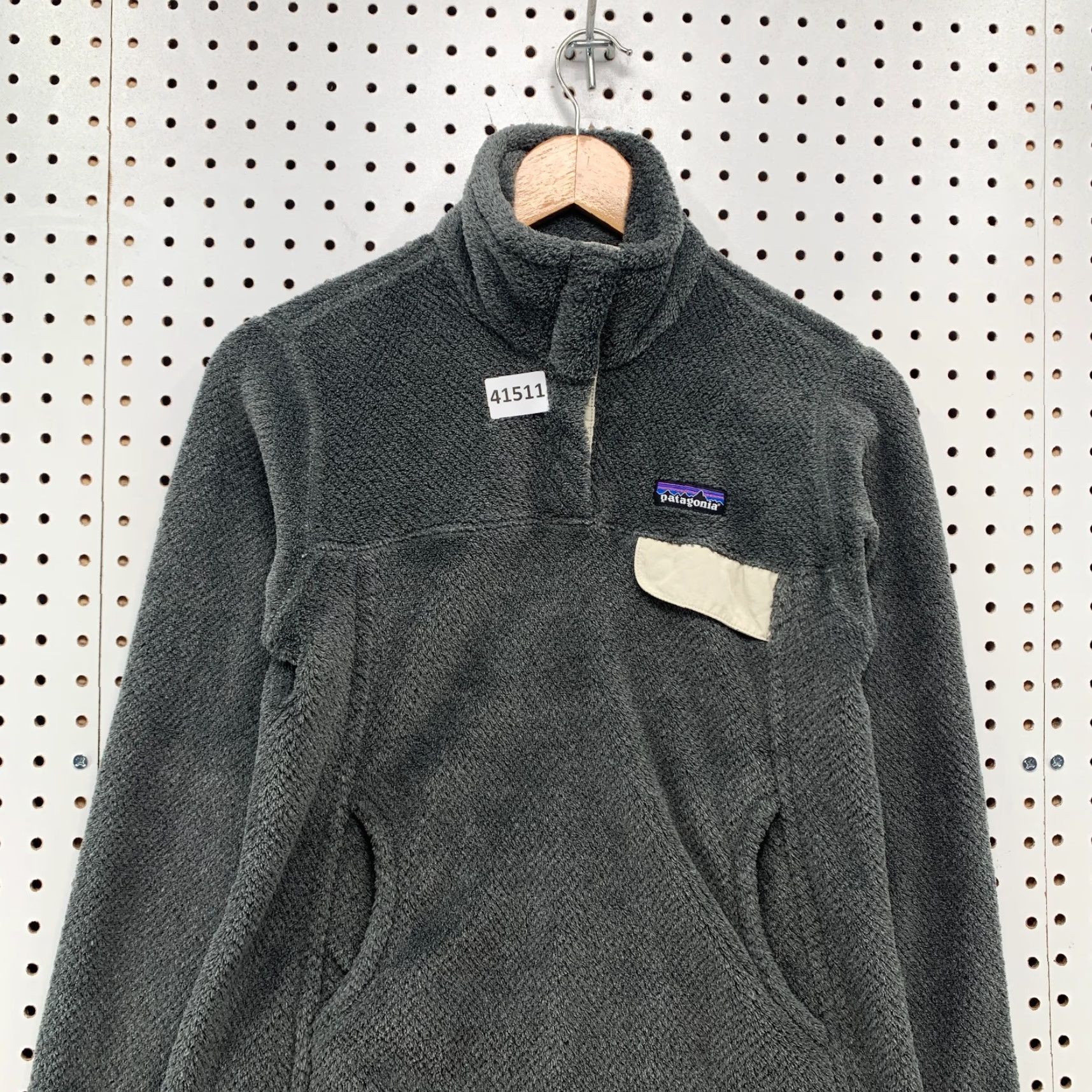 Patagonia Patagonia Re Tool Snap Pullover Sweatshirt Womens Small Gray Fuzzy 16.5x23 Vintage? No. Size S / US 4 / IT 40 - 4 Thumbnail