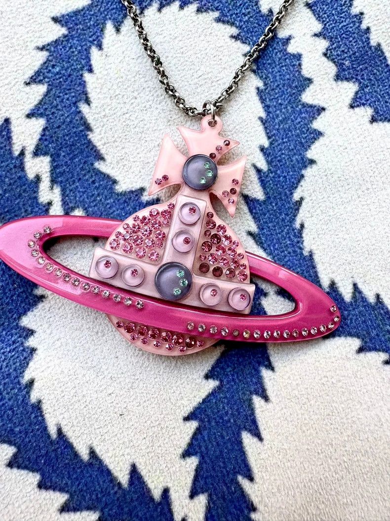 Vivienne Westwood Vivienne Westwood Saturn Pink Acrylic Necklace Size ONE SIZE - 2 Thumbnail