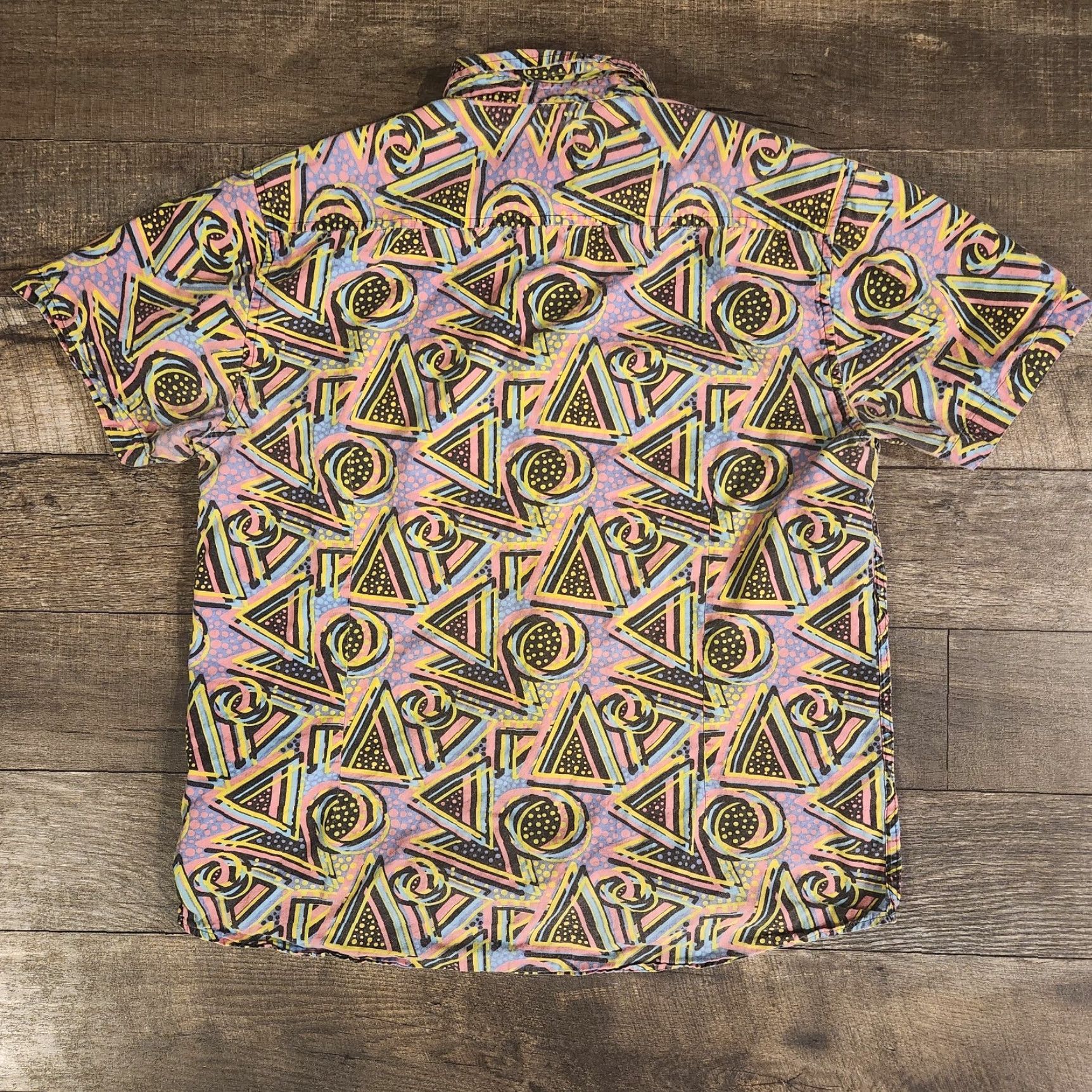 Bell Massive Shirt Pink 90s Saved By The Bell Casual Short Sleeve Button-Down Size L Mens Pink 90s Saved By The Bell Vintage? Size US L / EU 52-54 / 3 - 4 Thumbnail