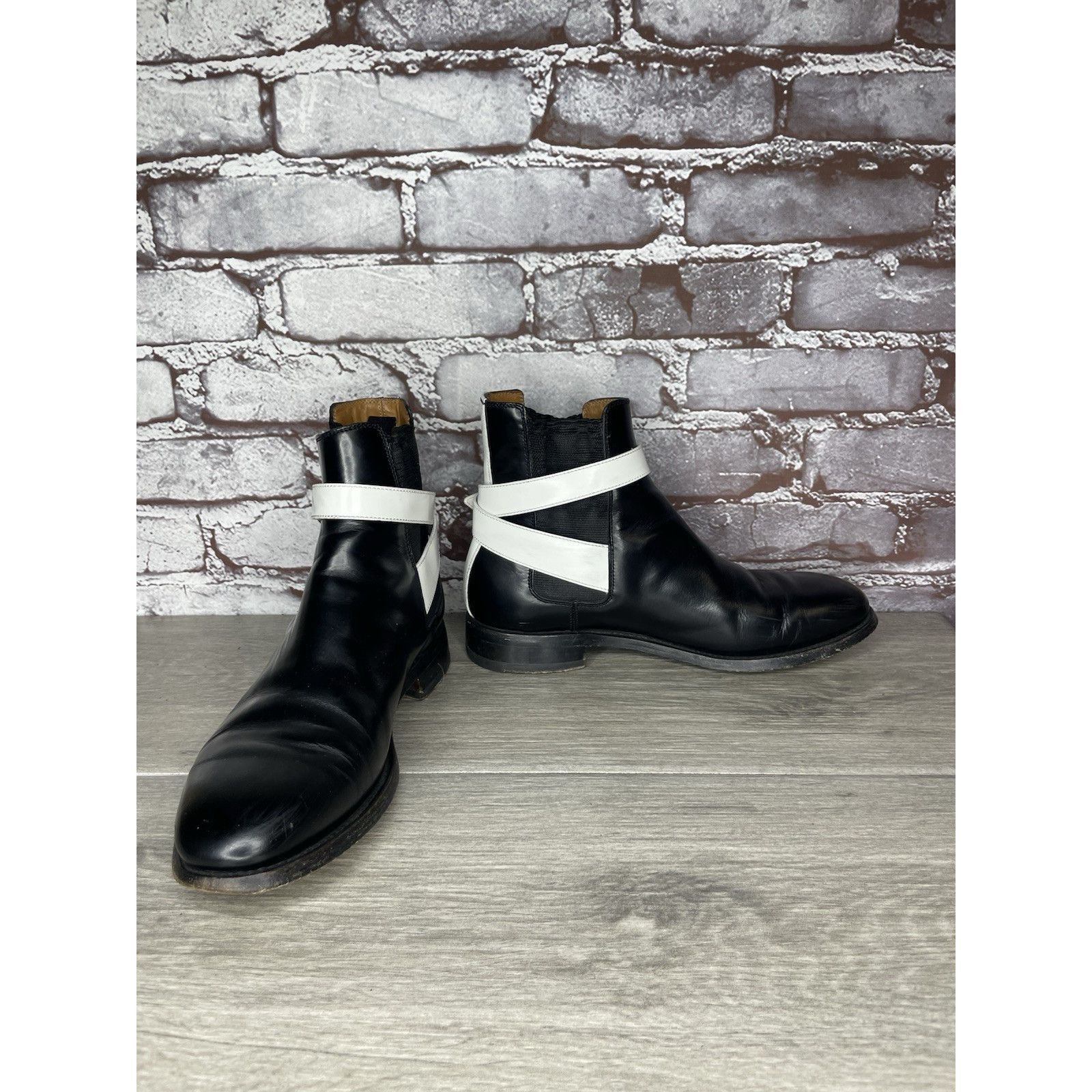 Balenciaga BALENCIAGA Black White Leather Calfskin Chelsea Buckle Ankle Size US 6.5 / IT 36.5 - 7 Thumbnail