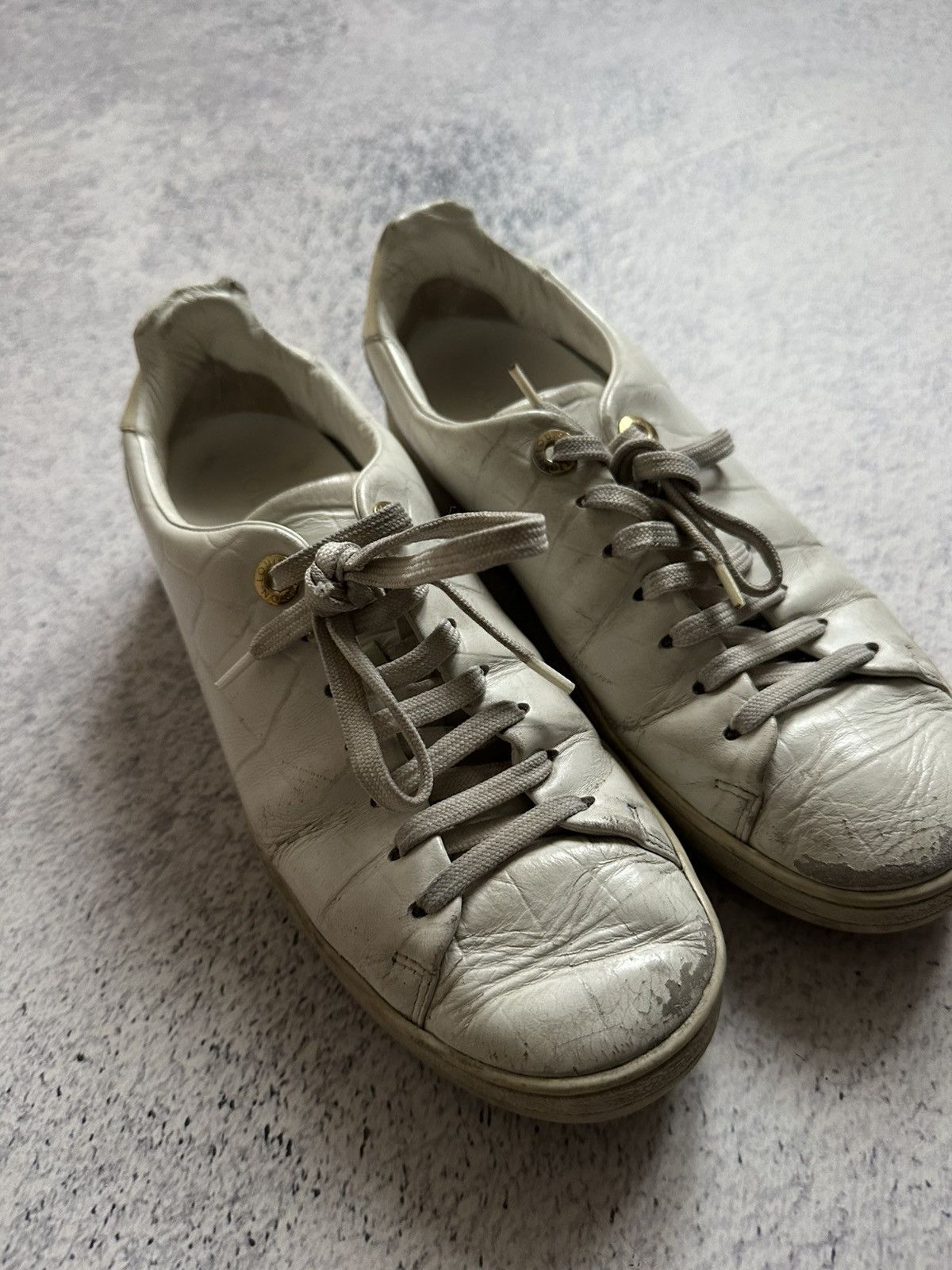 Louis Vuitton Louis Vuitton Women’s Front Row Sneaker White EU 36 Size US 6 / IT 36 - 18 Thumbnail