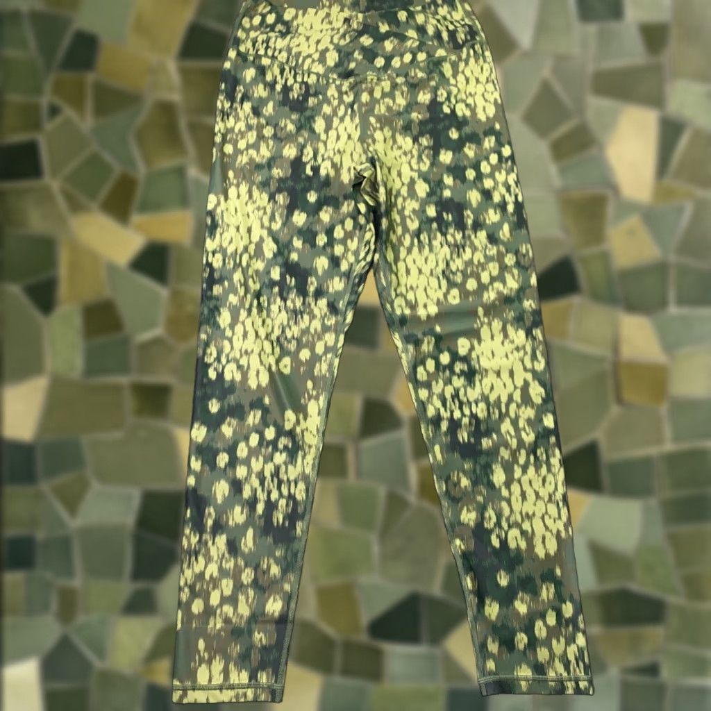 Vintage Aerie Leggings Womens XL Tall Green Camouflage Hi-Rise Stretch Yoga Long Inseam 28.5in Ankle Casual Activewear Women Size 40" / US 18 - 1 Thumbnail