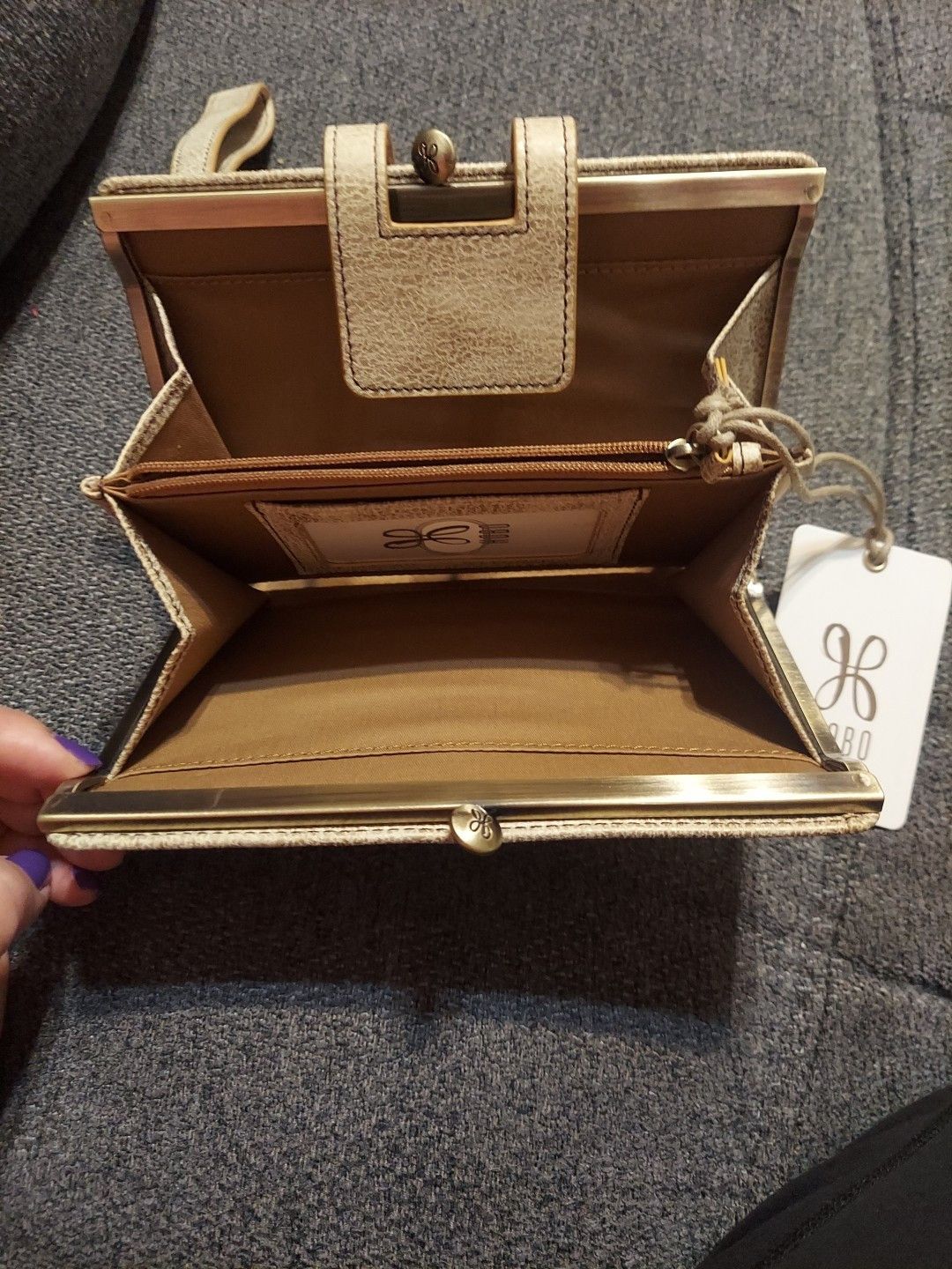 Hobo NWT $168 Hobo Wrislet Gold Leaf 100%Geniuine Leather Violet Size ONE SIZE - 8 Thumbnail