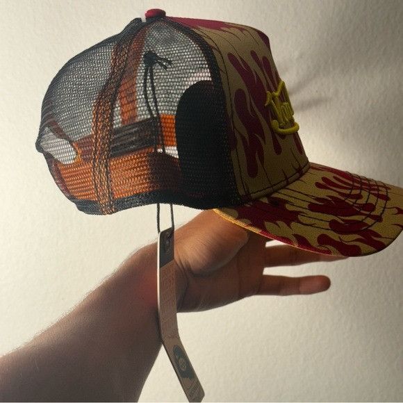 Von Dutch NWT VON DUTCH CITY OF ANGELS RED YELLOW TRUCKER HAT Size ONE SIZE - 5 Thumbnail