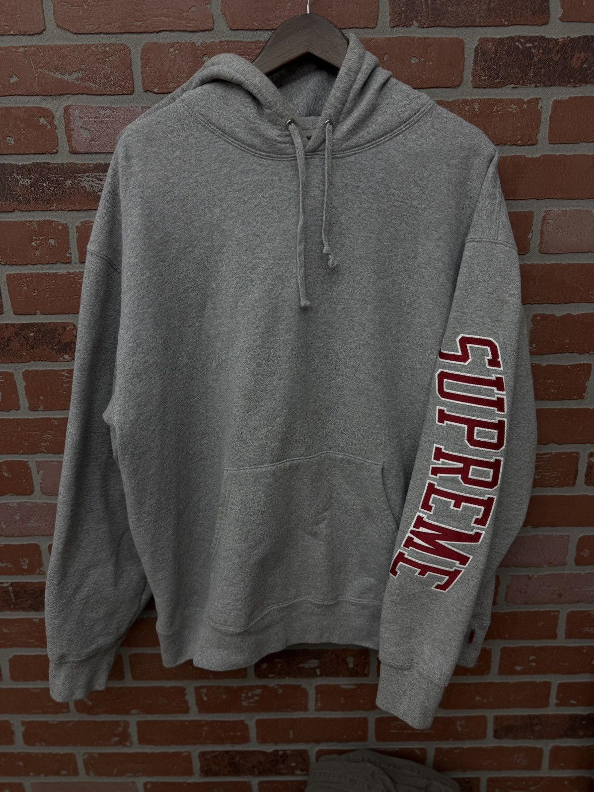 Supreme Supreme Arm Logo Hoodie Grey Size XL 🧼 Size US XL / EU 56 / 4 - 1 Thumbnail