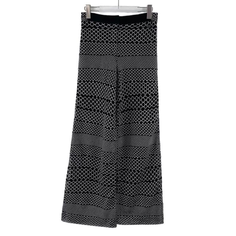 Chanel Chanel Black hollow woven cotton casual knitted tweed trou Size 25" / US 0 / IT 36 - 1 Thumbnail