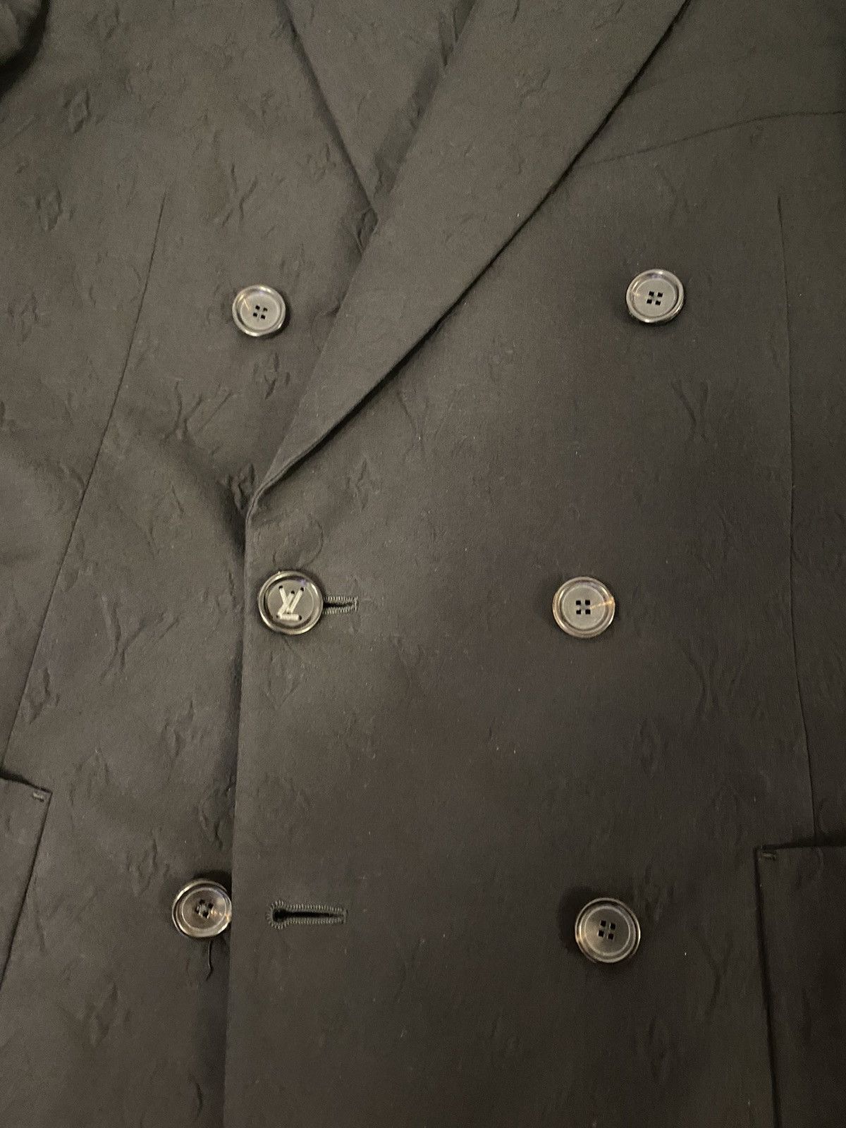 Louis Vuitton Louis Vuitton black monogram double breasted blazer 50 Size 50R - 4 Thumbnail