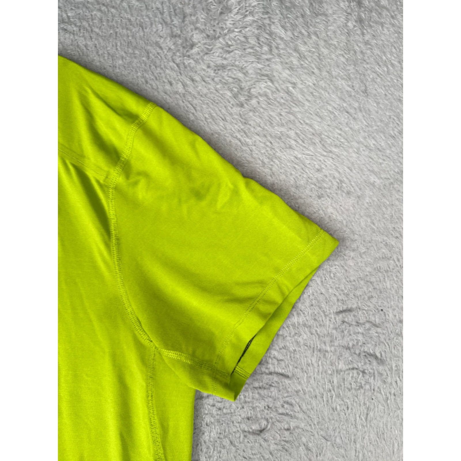 The North Face The North Face Shirt Men L Green Crew Neck Polyester Breathable All Seasons Logo T-Shirt Size US L / EU 52-54 / 3 - 2 Thumbnail