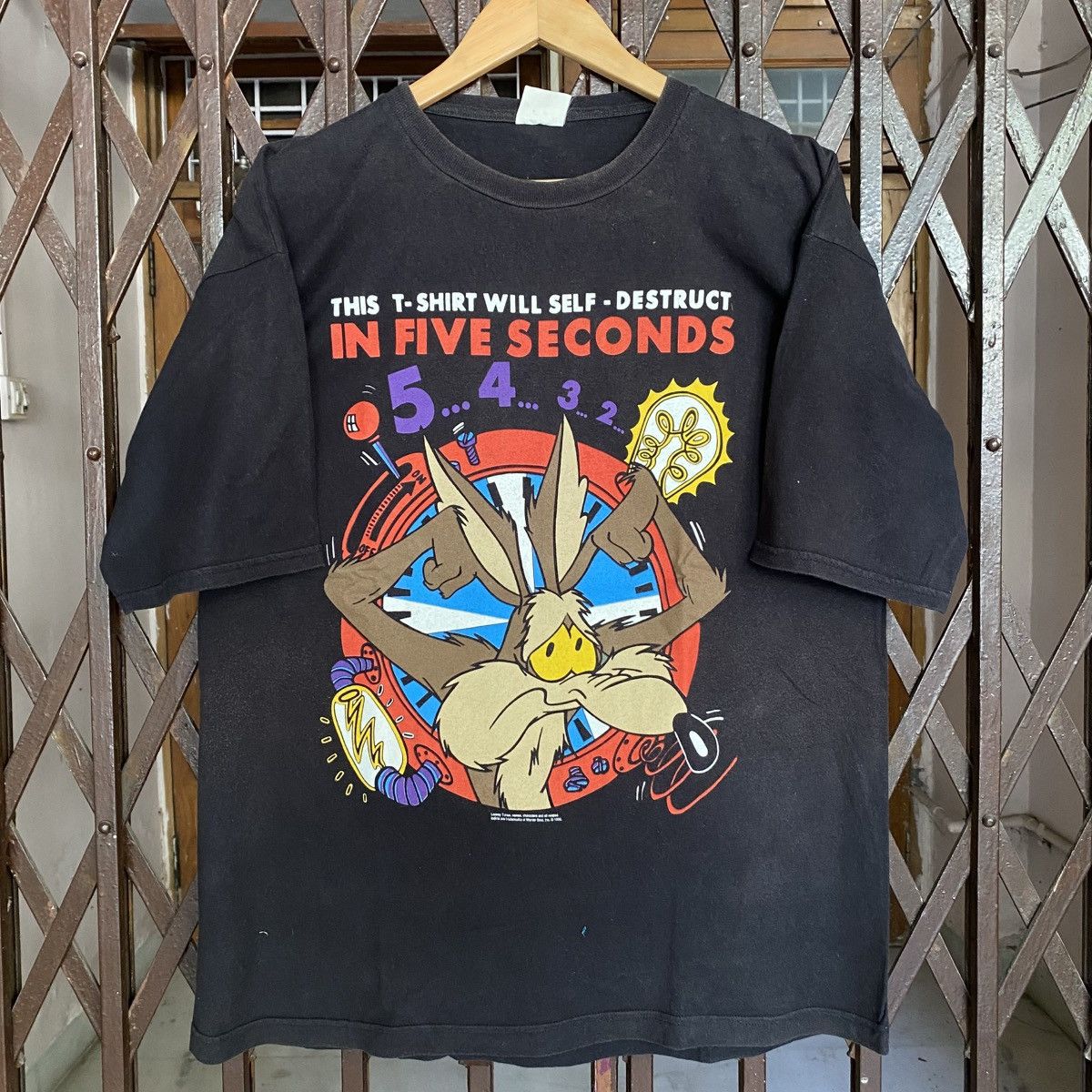 Cartoon Network Vintage Looney Tunes Wile E Coyote Self Destruct 1992 shirt Size US XL / EU 56 / 4 - 1 Thumbnail