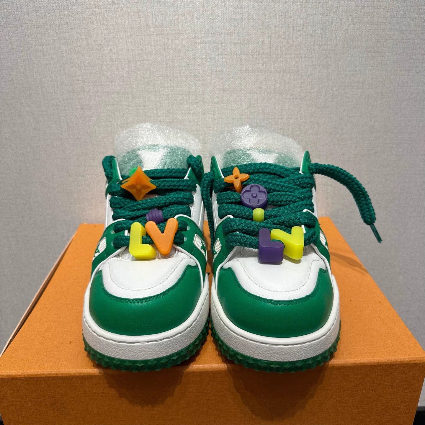 Louis Vuitton LV Trainer White Green Pangding 41 BN Full Set Size US 8 / EU 41 - 2 Thumbnail