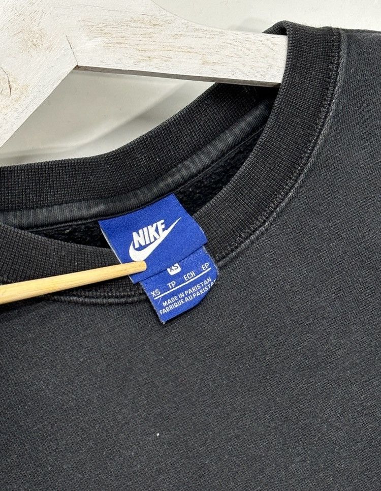 Nike × Vintage Vintage 00s Nike small logo washed black sun faded crewneck Size US XS / EU 42 / 0 - 2 Thumbnail
