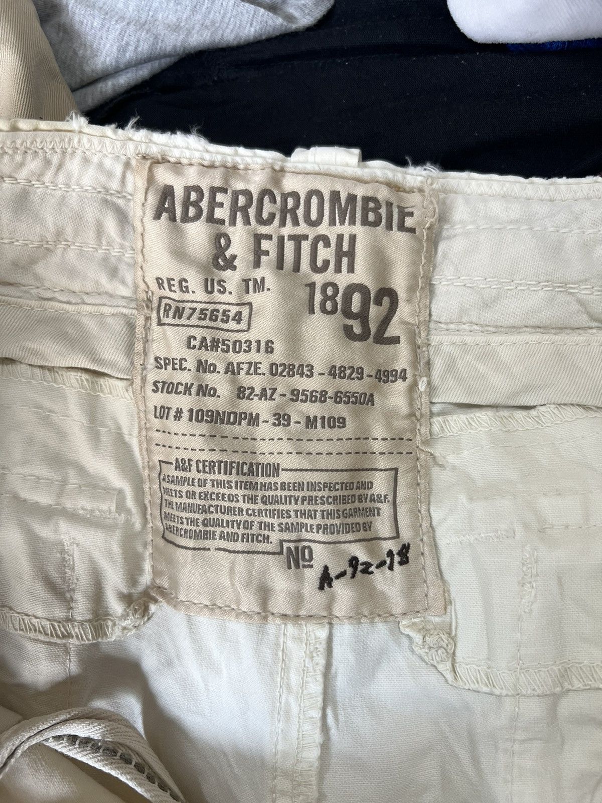 Abercrombie & Fitch 🔥Abercrombie & Fitch Short Pant Cargo Size US 32 / EU 48 - 13 Thumbnail