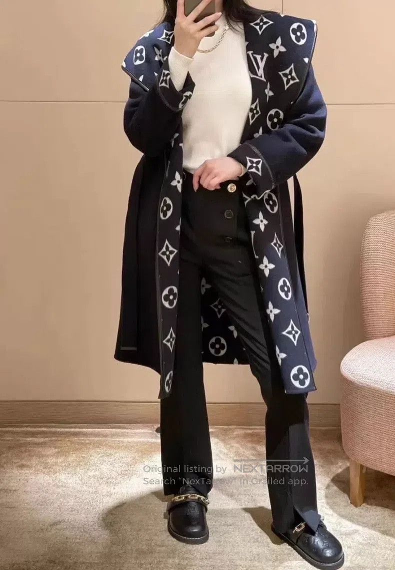 Louis Vuitton Louis Vuitton Dark blue lace-up midi coat Size XS / US 0-2 / IT 36-38 - 7 Thumbnail
