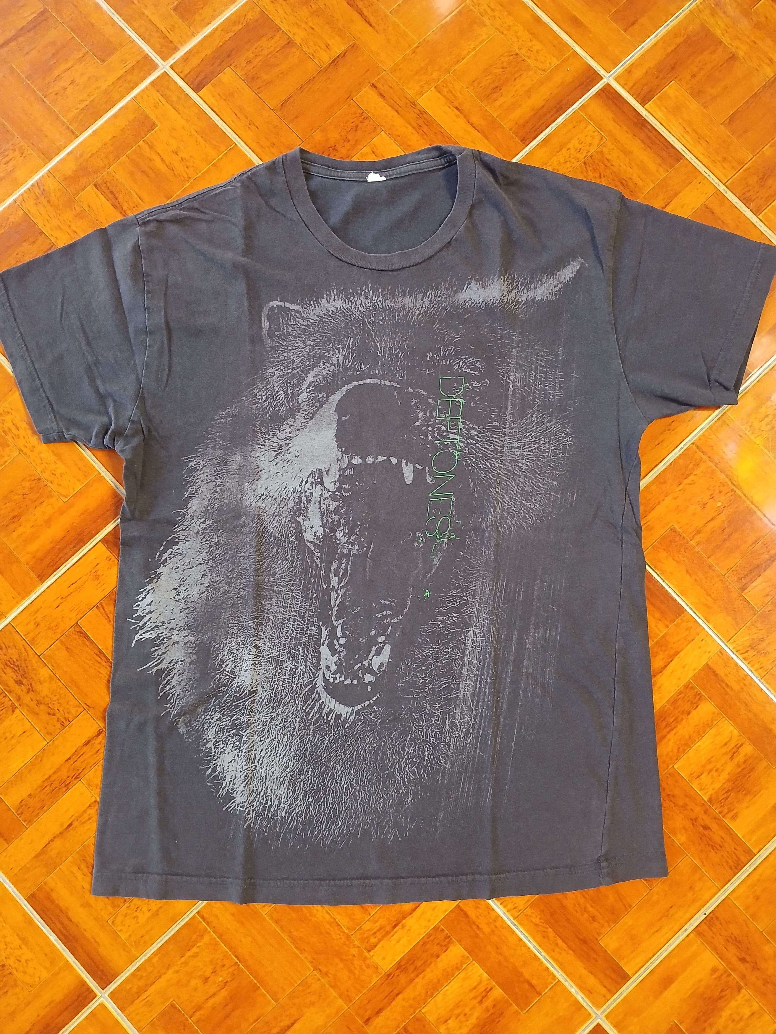 Band Tees Deftones Neon Wolf Band Tshirt Size US M / EU 48-50 / 2 - 1 Thumbnail