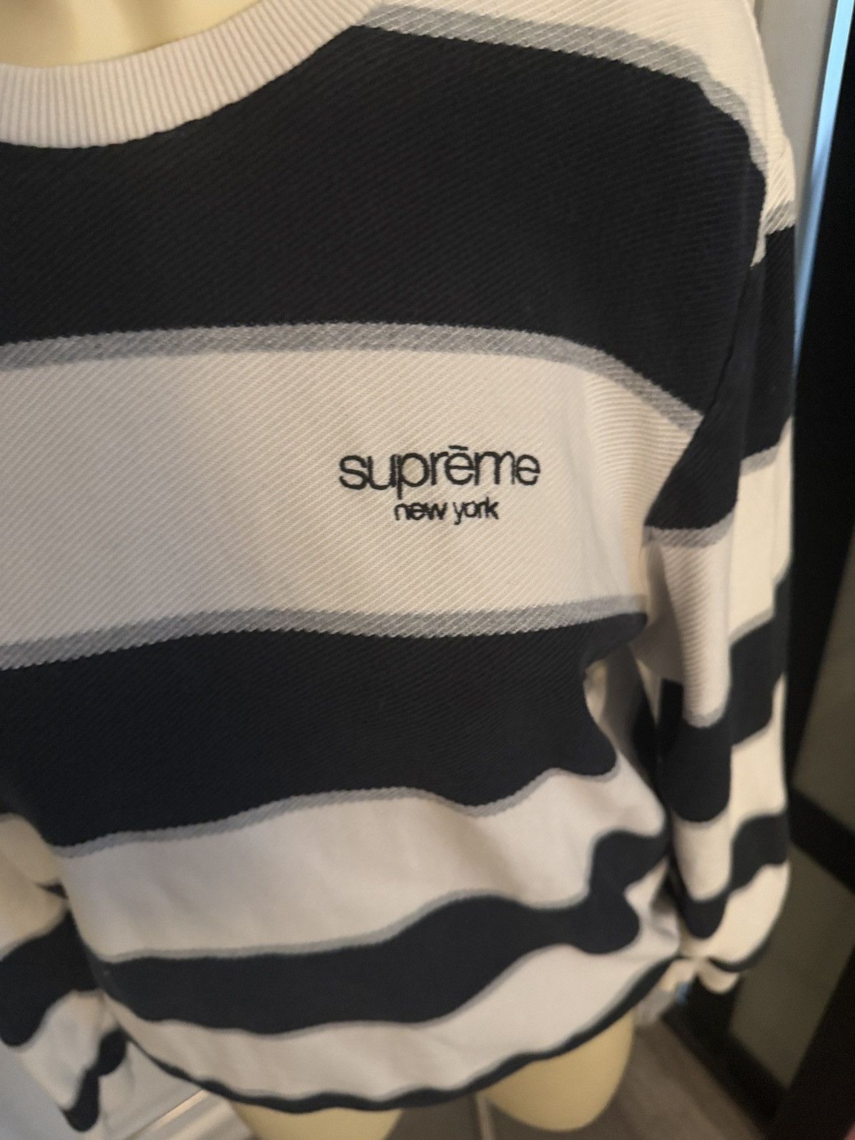 Supreme supreme striped crewneck Size US S / EU 44-46 / 1 - 4 Thumbnail
