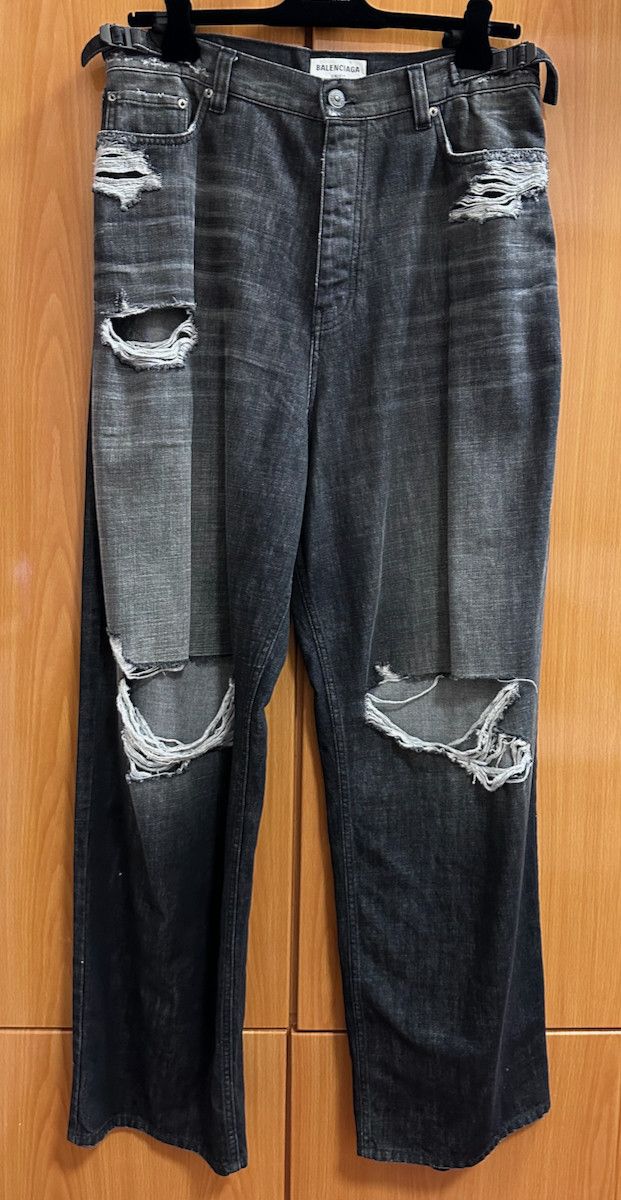 image of Balenciaga 22 Ss Skater Jeans In Black, Men's (Size 30)