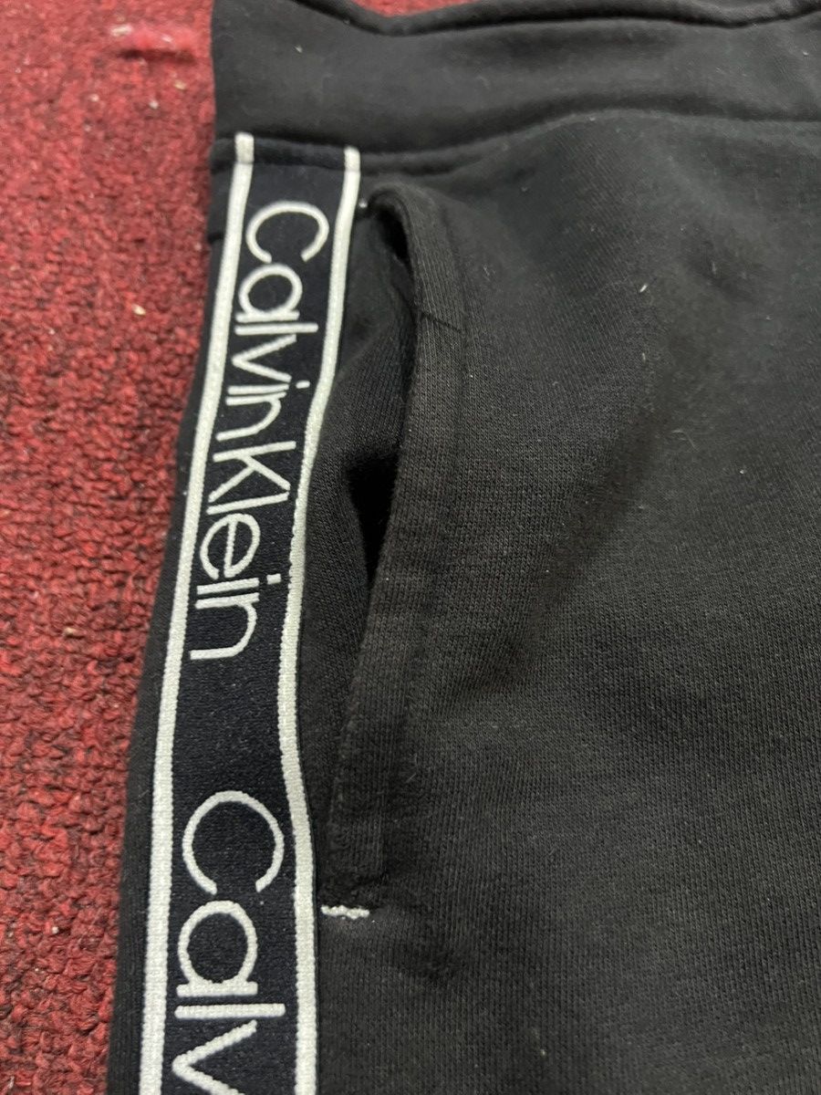 Calvin Klein Calvin Klein short men’s side tape black Size US 34 / EU 50 - 4 Thumbnail