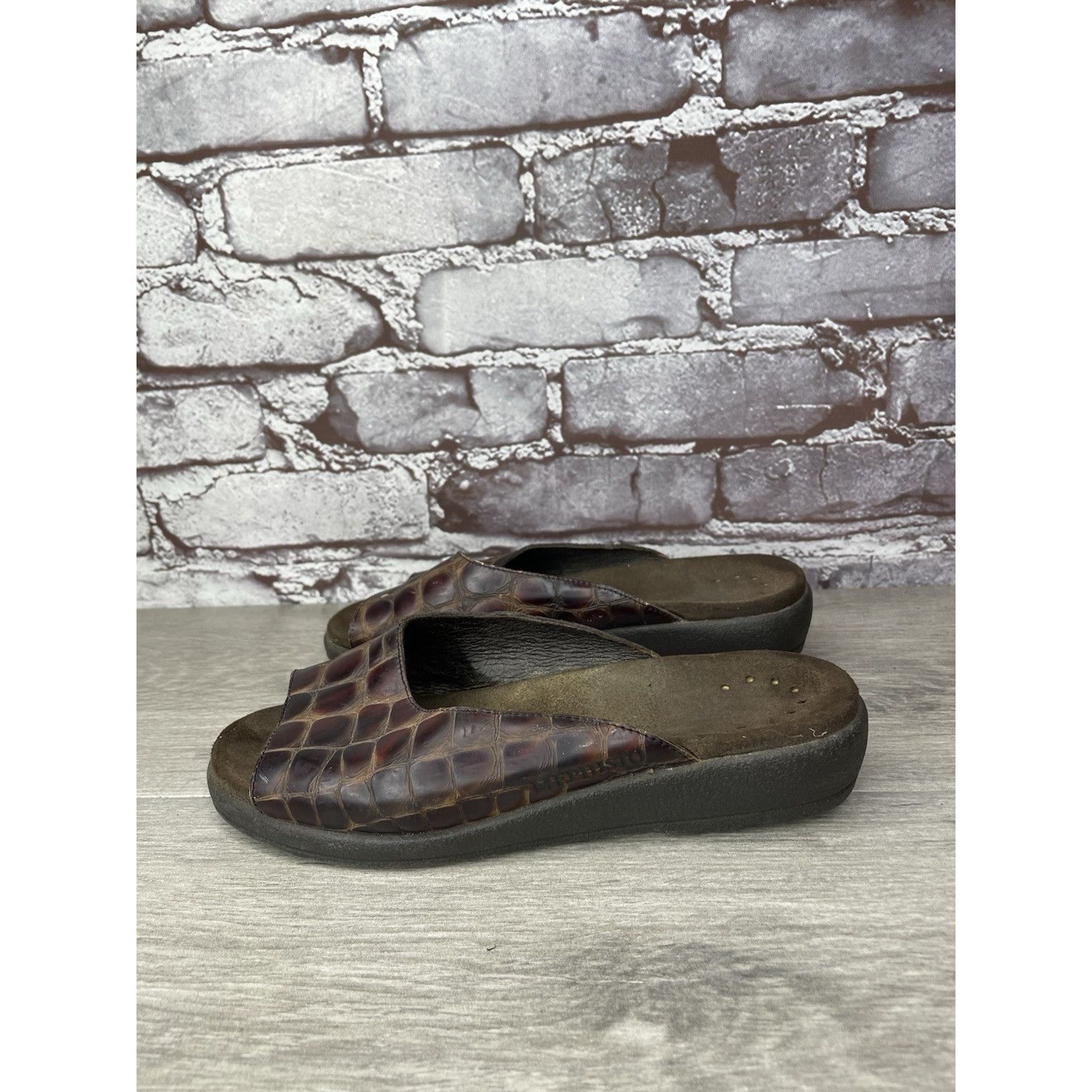 Mephisto Mephisto Brown Leather Croc Embossed Slip On Slides Sandals Size US 5 / IT 35 - 5 Thumbnail