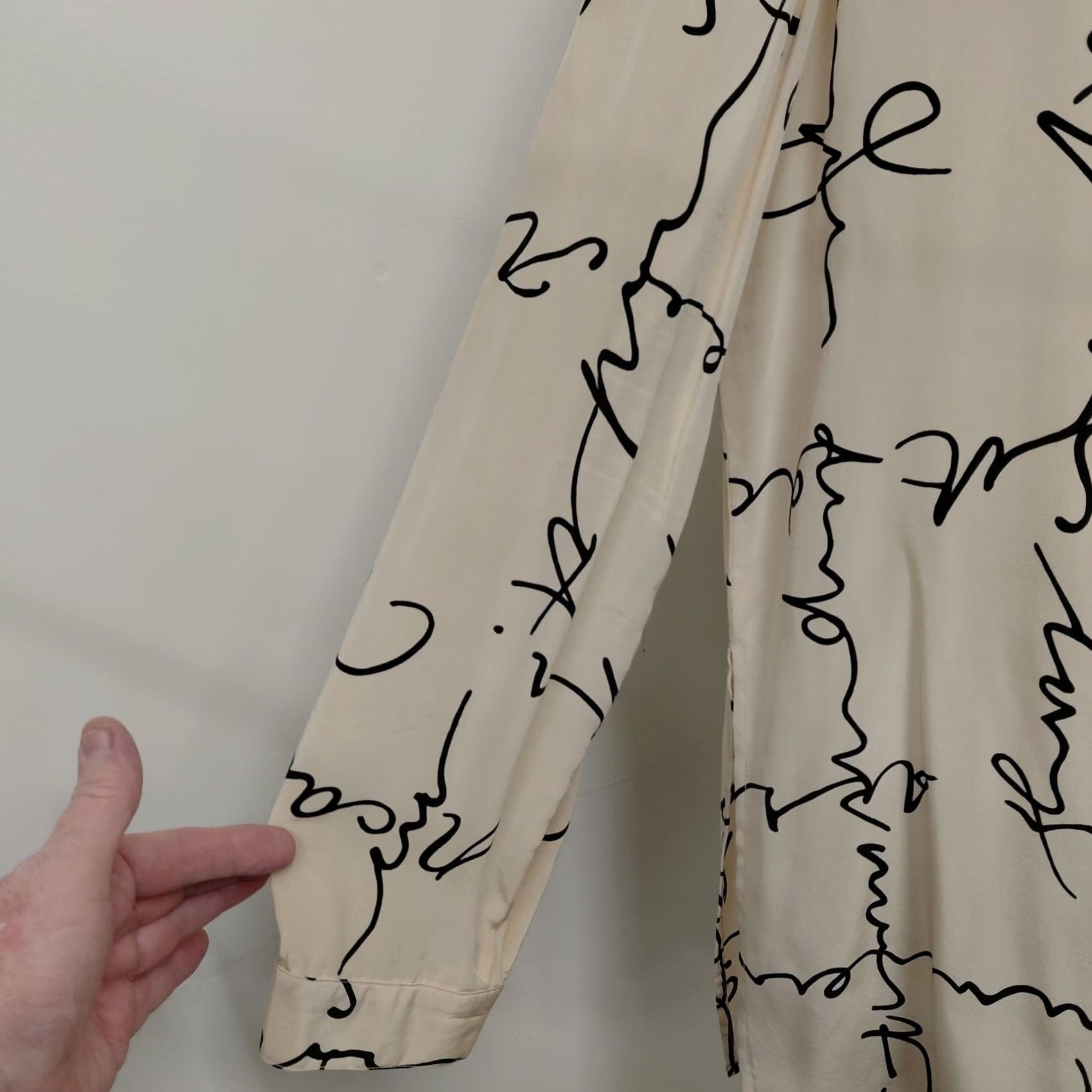 Liz Claiborne LIZ CLAIBORNE Collection Blouse Women's 16 Tan 100% Silk Button Front Top Shirt Modern Classic Womens Size XXL / US 16-18 / IT 52-54 - 4 Thumbnail