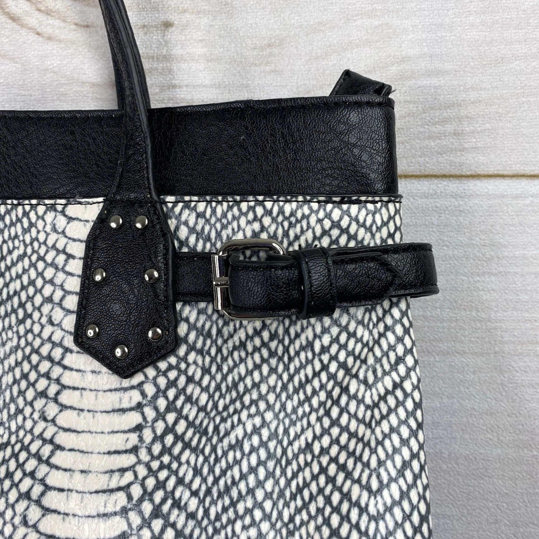 Nicole Miller Nicole Miller Snake Print Purse Black White Double Handles Shoulder Bag Vegan Size ONE SIZE - 3 Thumbnail