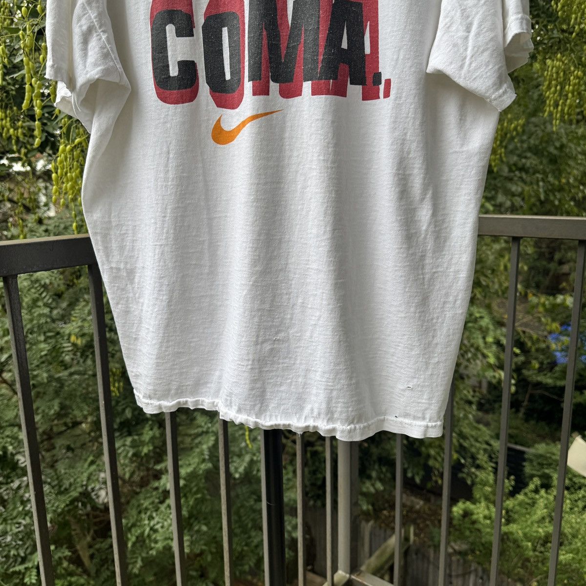Nike Nike Thrashed Faded Distressed Coma Shirt ERD Grunge USA Size US L / EU 52-54 / 3 - 10 Thumbnail